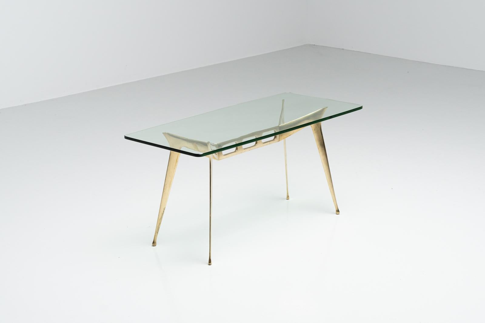 Italian Coffee Table in Brass and Glass, 1950 For Sale 4
