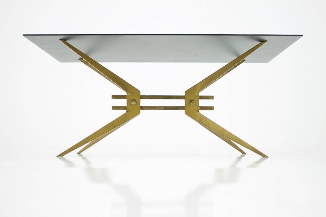 Italian Coffee Table in Brass and Glass, 1950s (Moderne der Mitte des Jahrhunderts)