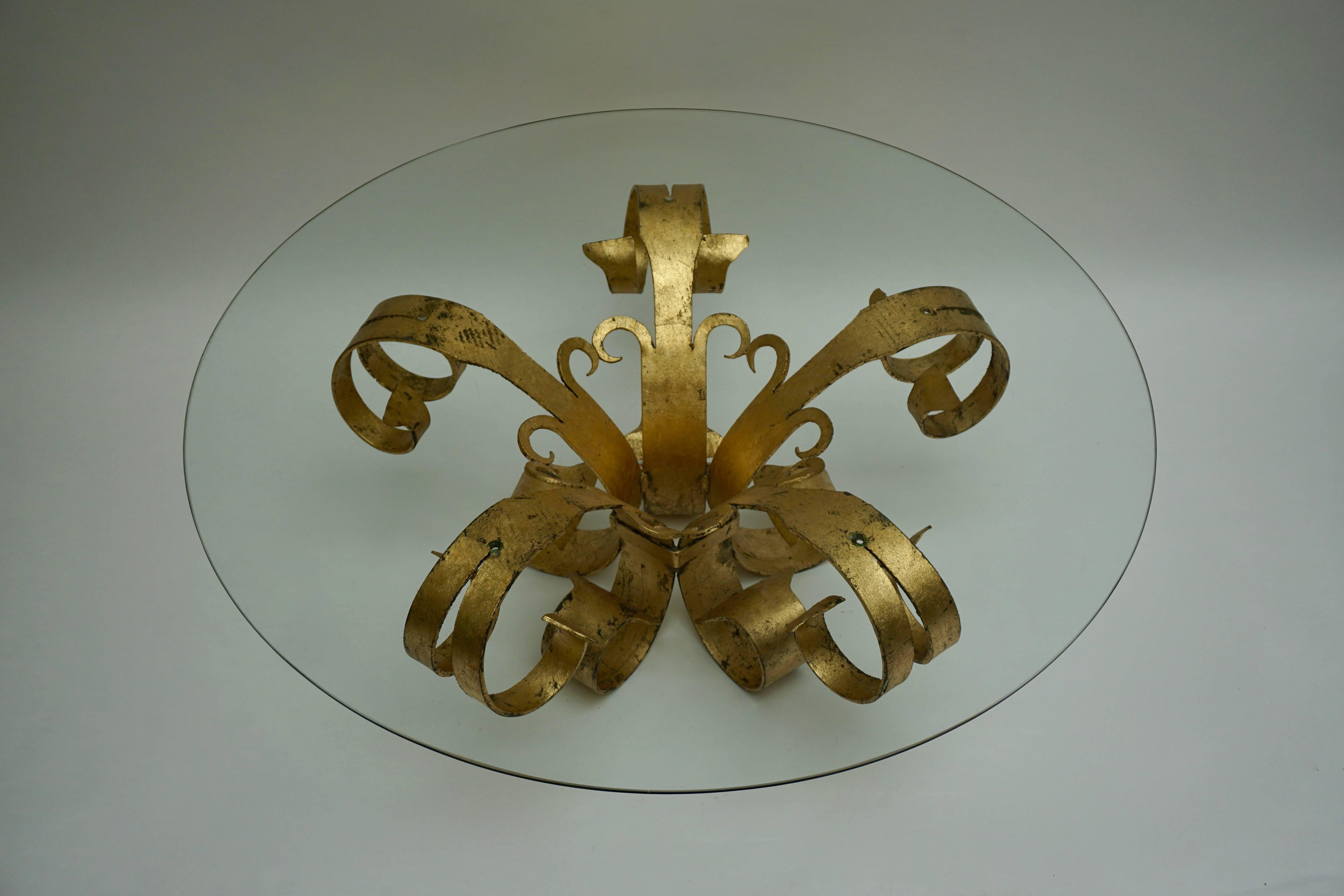 Italian Coffee Table in Glass and Gilded Metal  In Good Condition For Sale In Antwerp, BE
