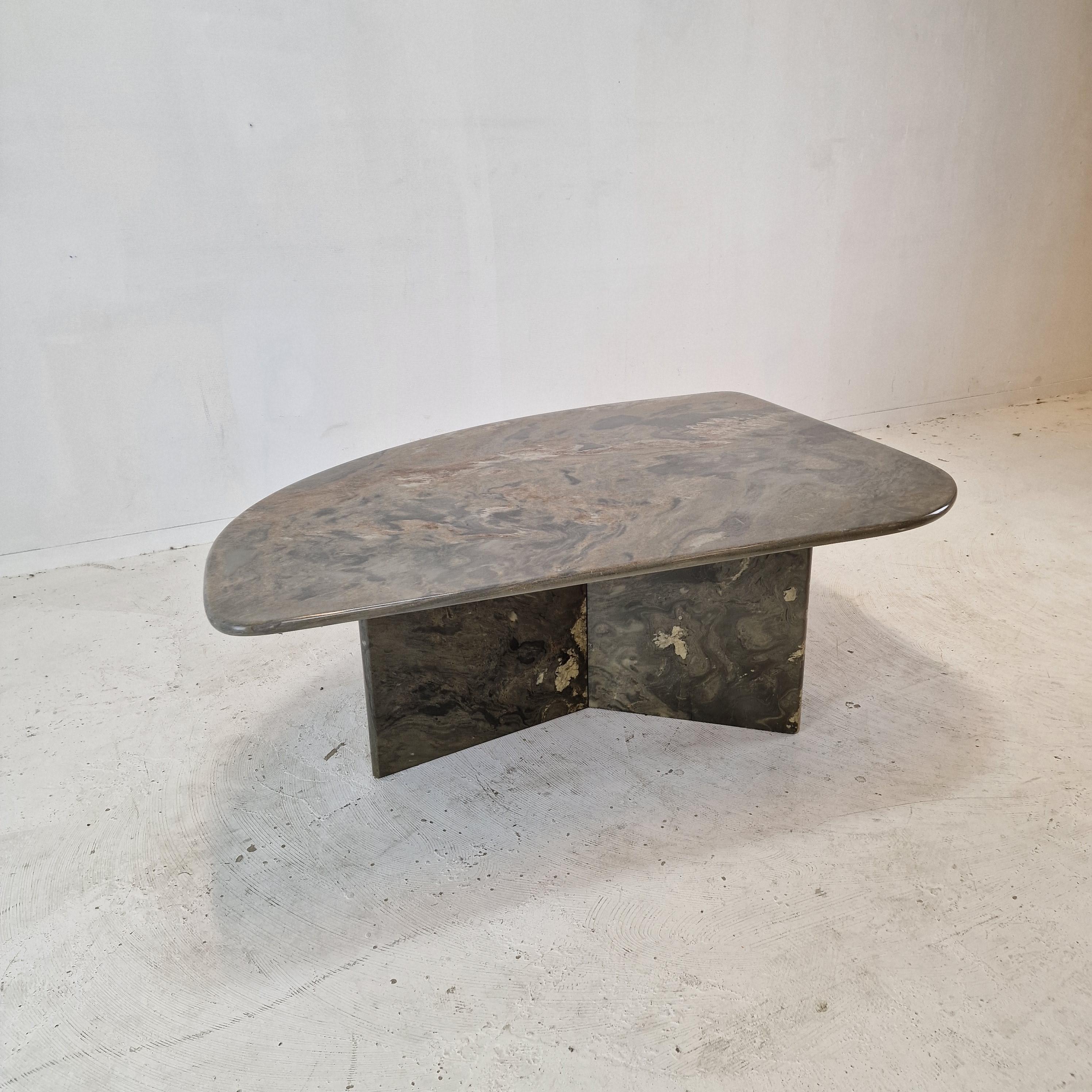 Italian Coffee Table in Granite, 1980s In Good Condition For Sale In Oud Beijerland, NL