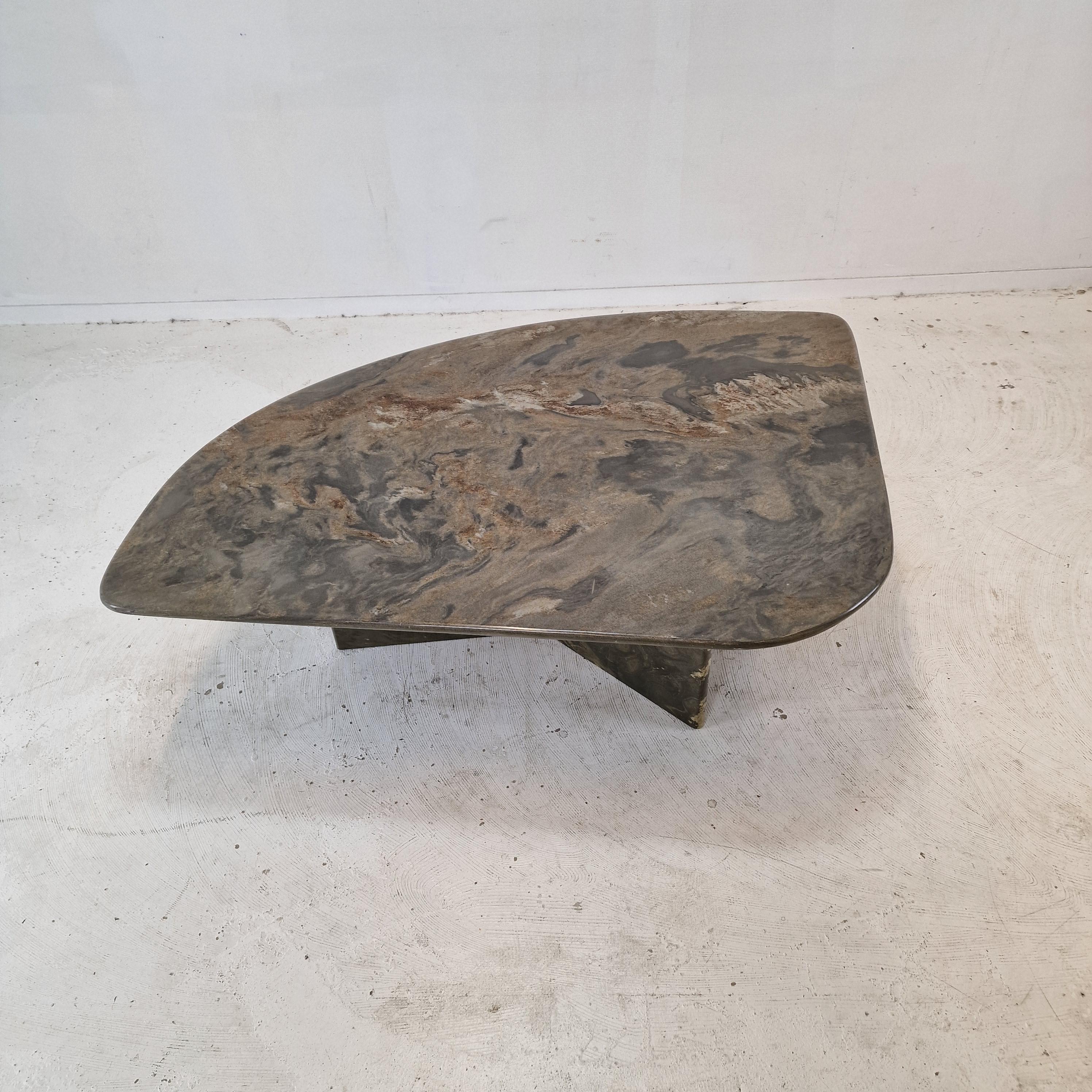 Italian Coffee Table in Granite, 1980s For Sale 3