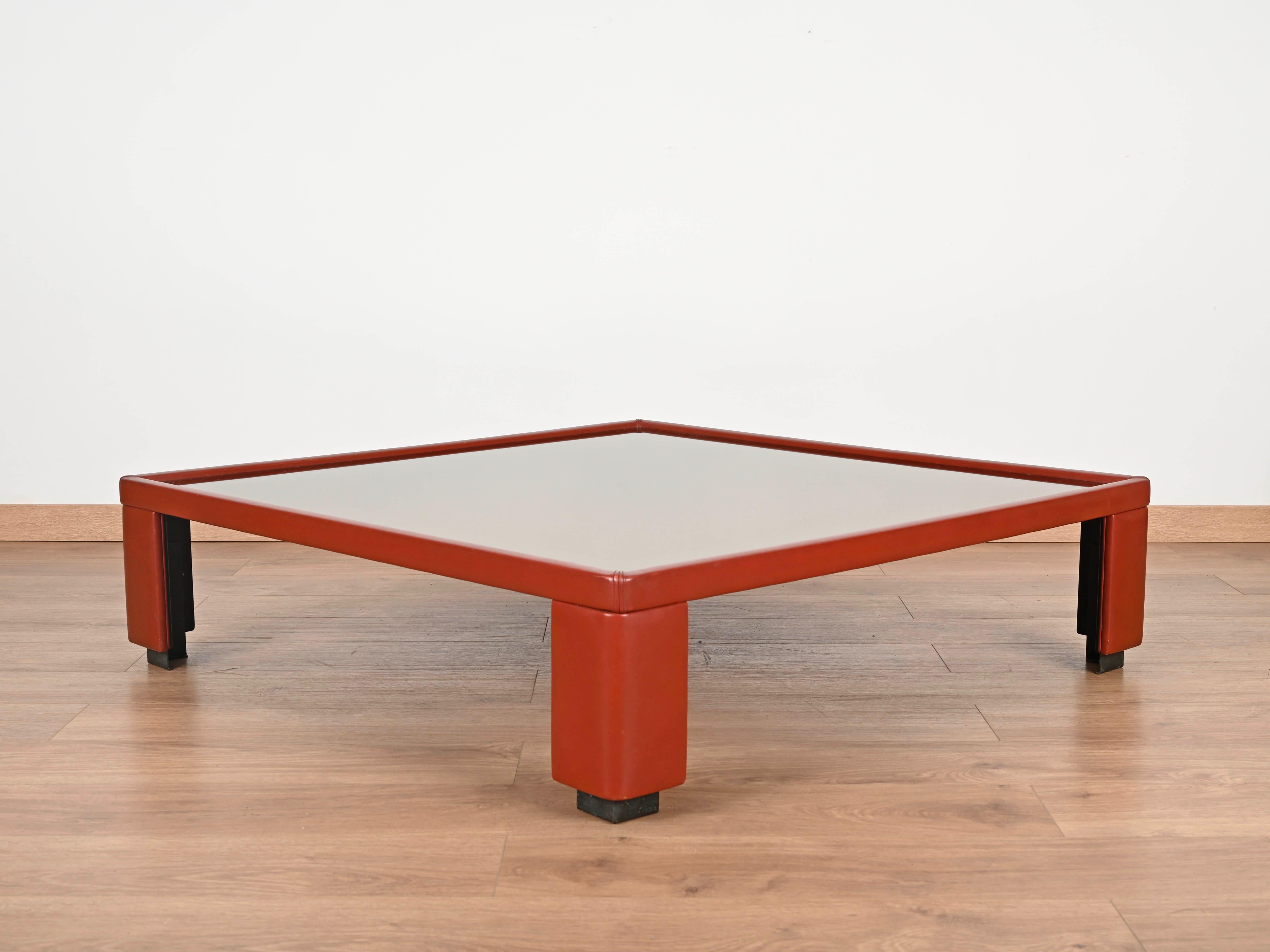 Italienischer Couchtisch aus marokkanischem Leder mit Bronzeglas von Massoni für Frau, 70er Jahre im Angebot 7
