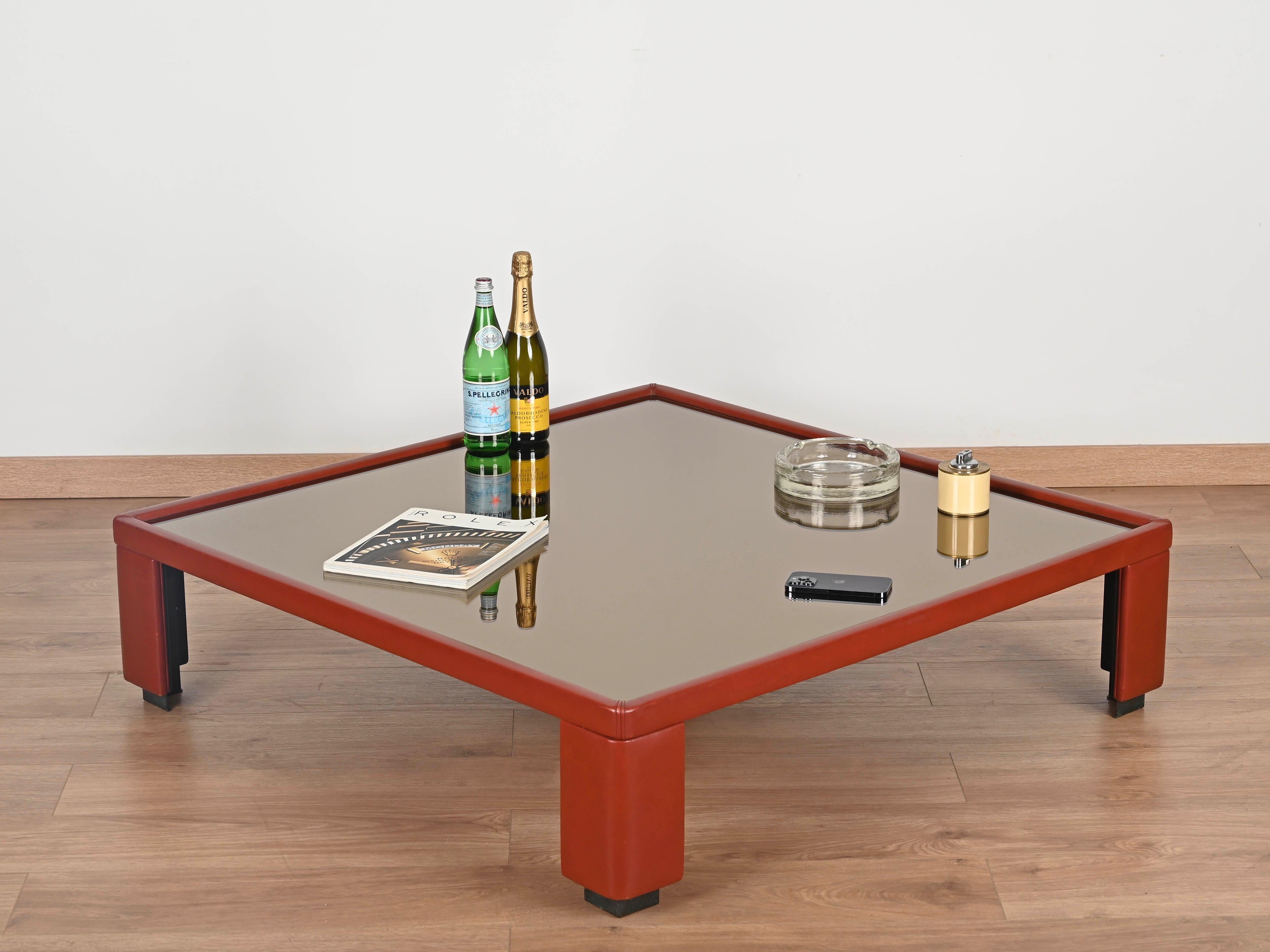 Italienischer Couchtisch aus marokkanischem Leder mit Bronzeglas von Massoni für Frau, 70er Jahre im Angebot 9