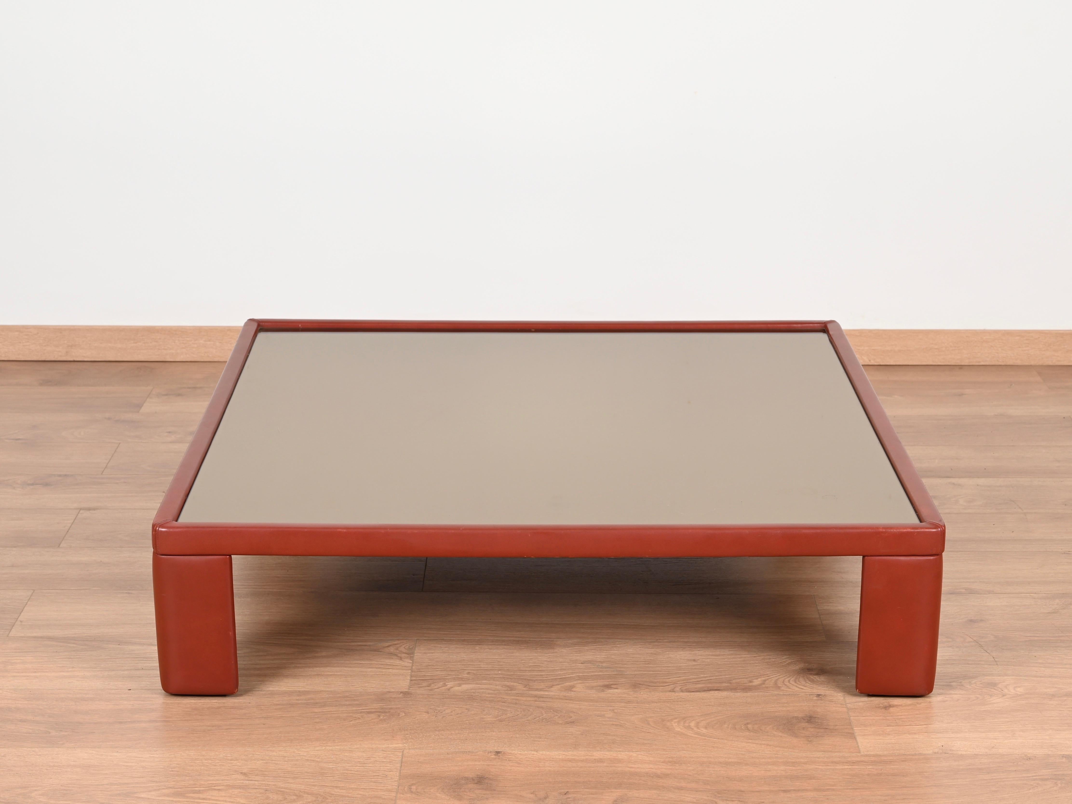 Italienischer Couchtisch aus marokkanischem Leder mit Bronzeglas von Massoni für Frau, 70er Jahre im Zustand „Gut“ im Angebot in Roma, IT