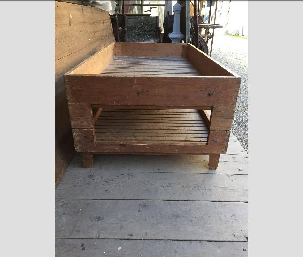 Mid-Century Modern Italian Coffee Table in Pitch Pine Made with Olives Cases from 1960s For Sale