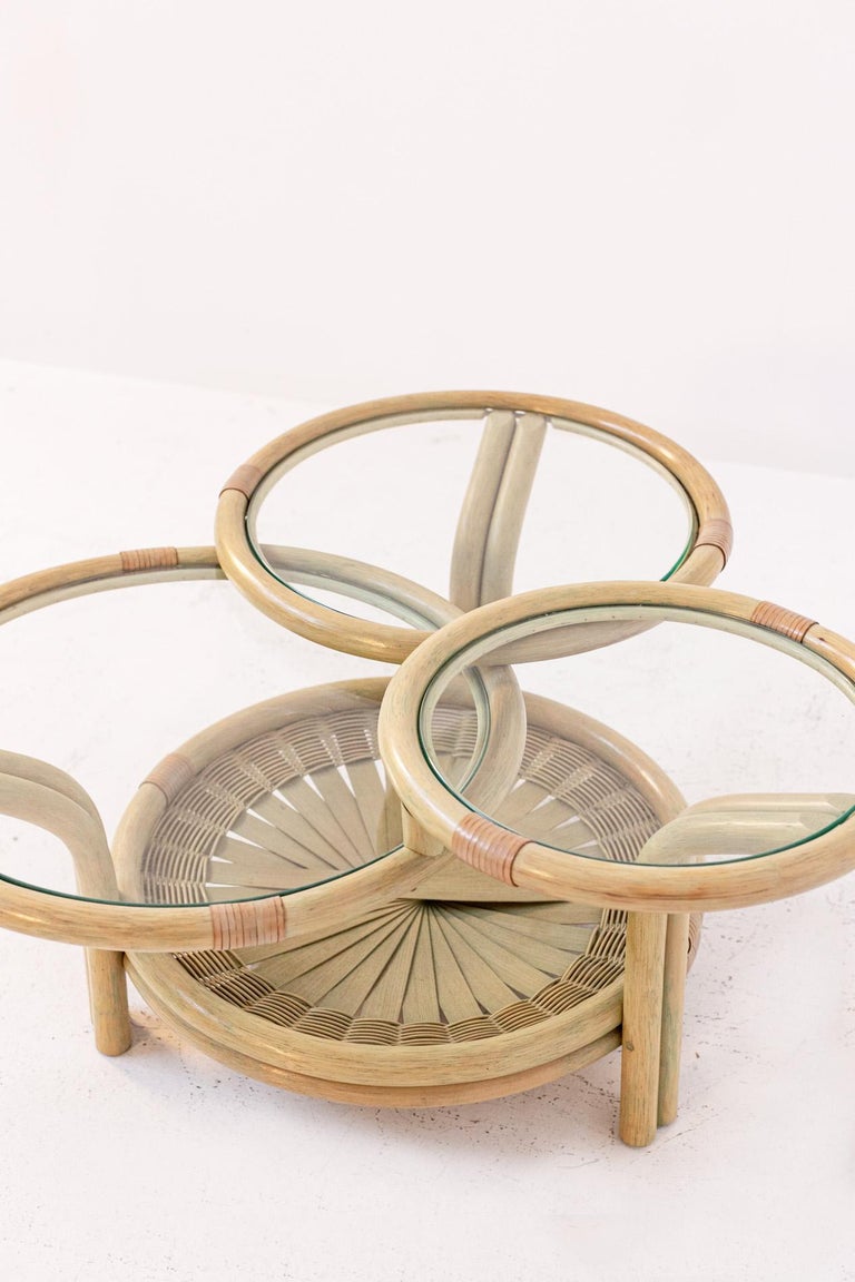 Italian Coffee Table in Rattan and Glass with Three Risers For Sale 9