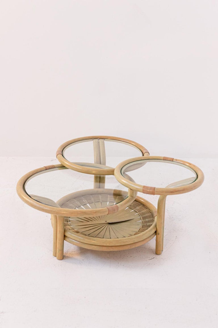Italian Coffee Table in Rattan and Glass with Three Risers For Sale 10
