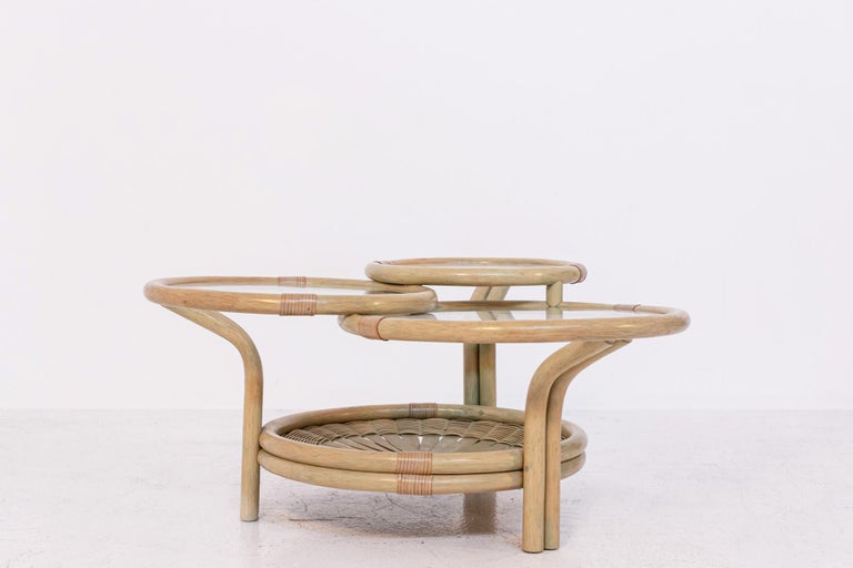 Post-Modern Italian Coffee Table in Rattan and Glass with Three Risers For Sale