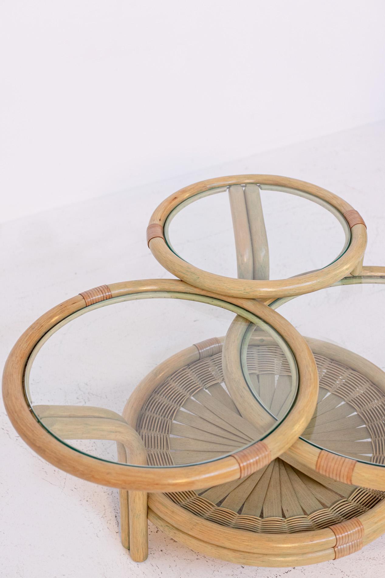 Italian Coffee Table in Rattan and Glass with Three Risers In Good Condition In Milano, IT
