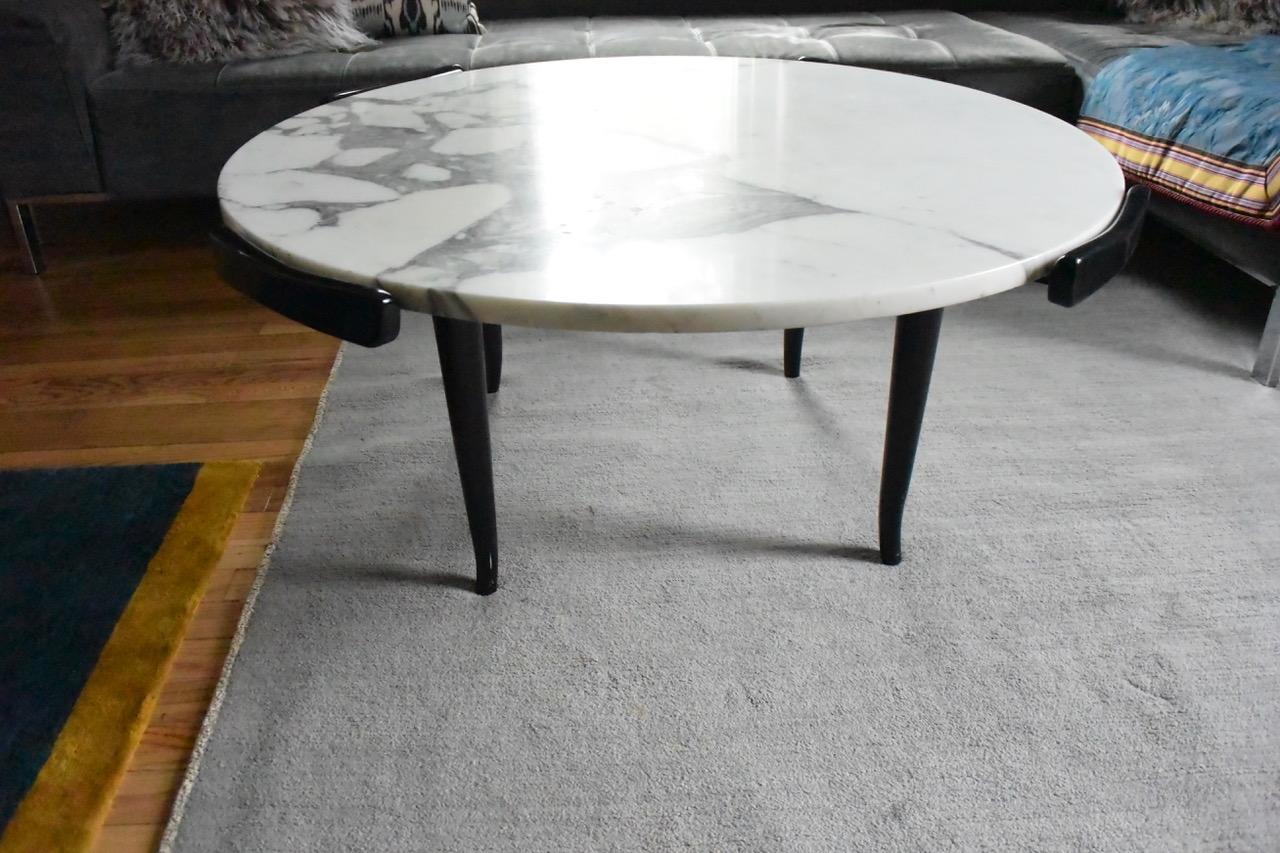 Mid-Century Modern Italian Coffee Table in the Manner of Gio Ponti For Sale