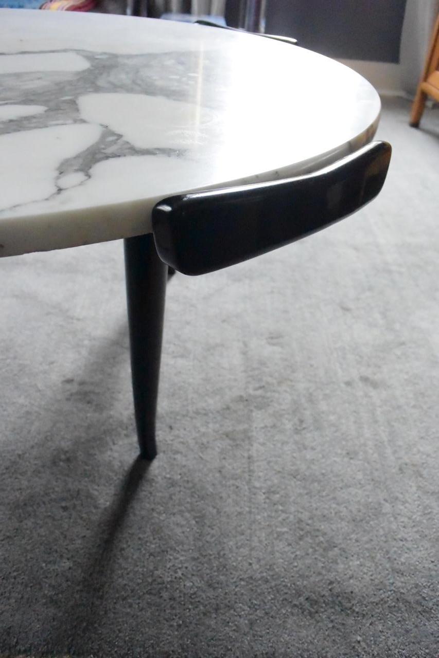 Lacquered Italian Coffee Table in the Manner of Gio Ponti For Sale