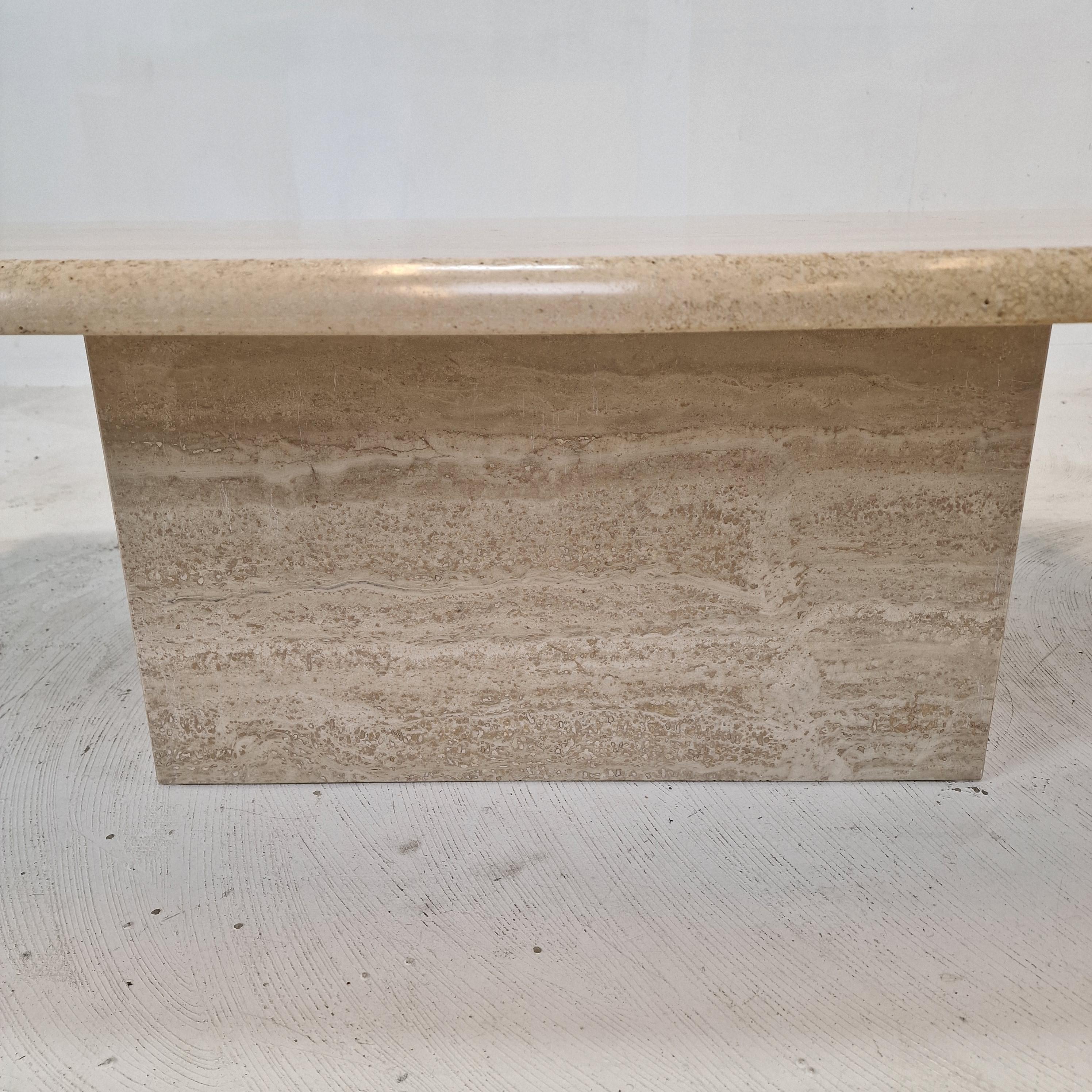 Italian Coffee Table in Travertine, 1980s For Sale 9