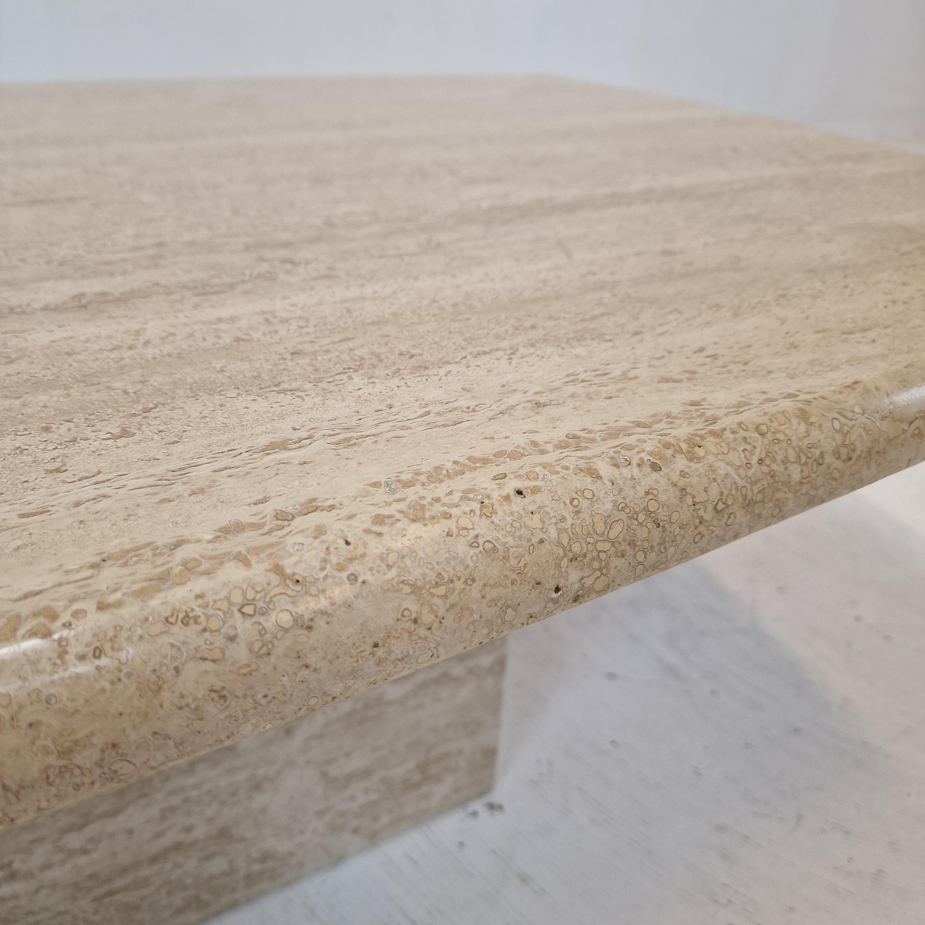 Italian Coffee Table in Travertine, 1980s For Sale 10