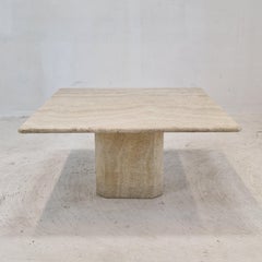 Table basse italienne en travertin, années 1980