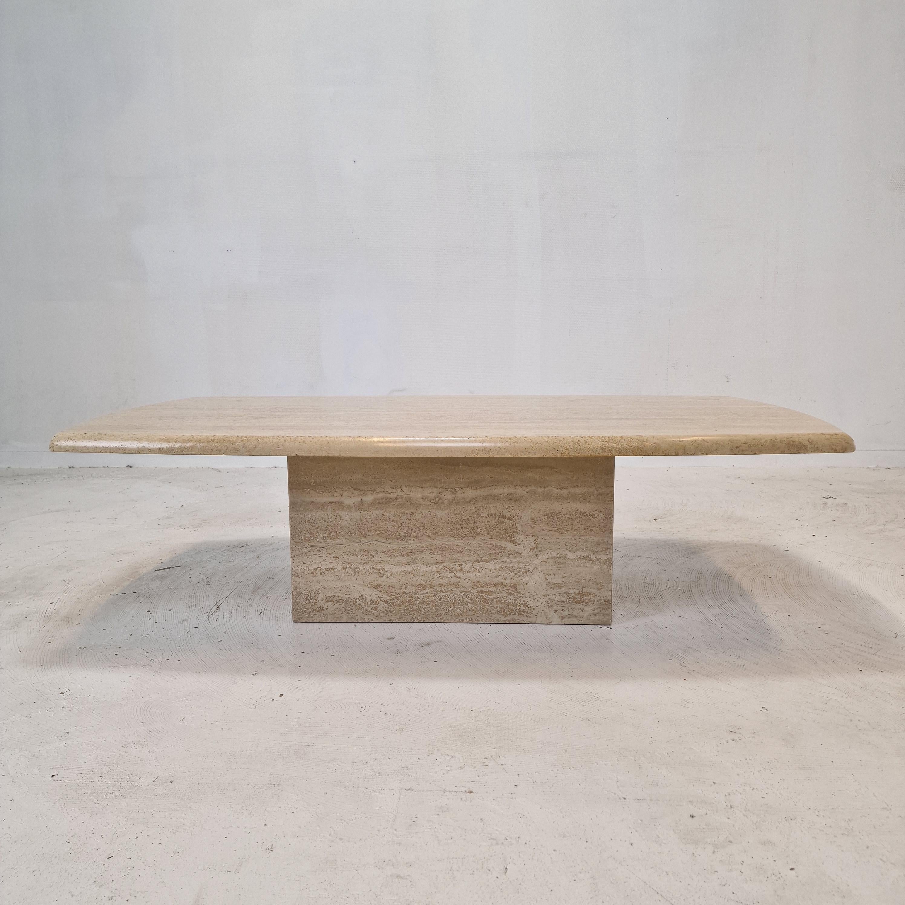 Late 20th Century Italian Coffee Table in Travertine, 1980s For Sale