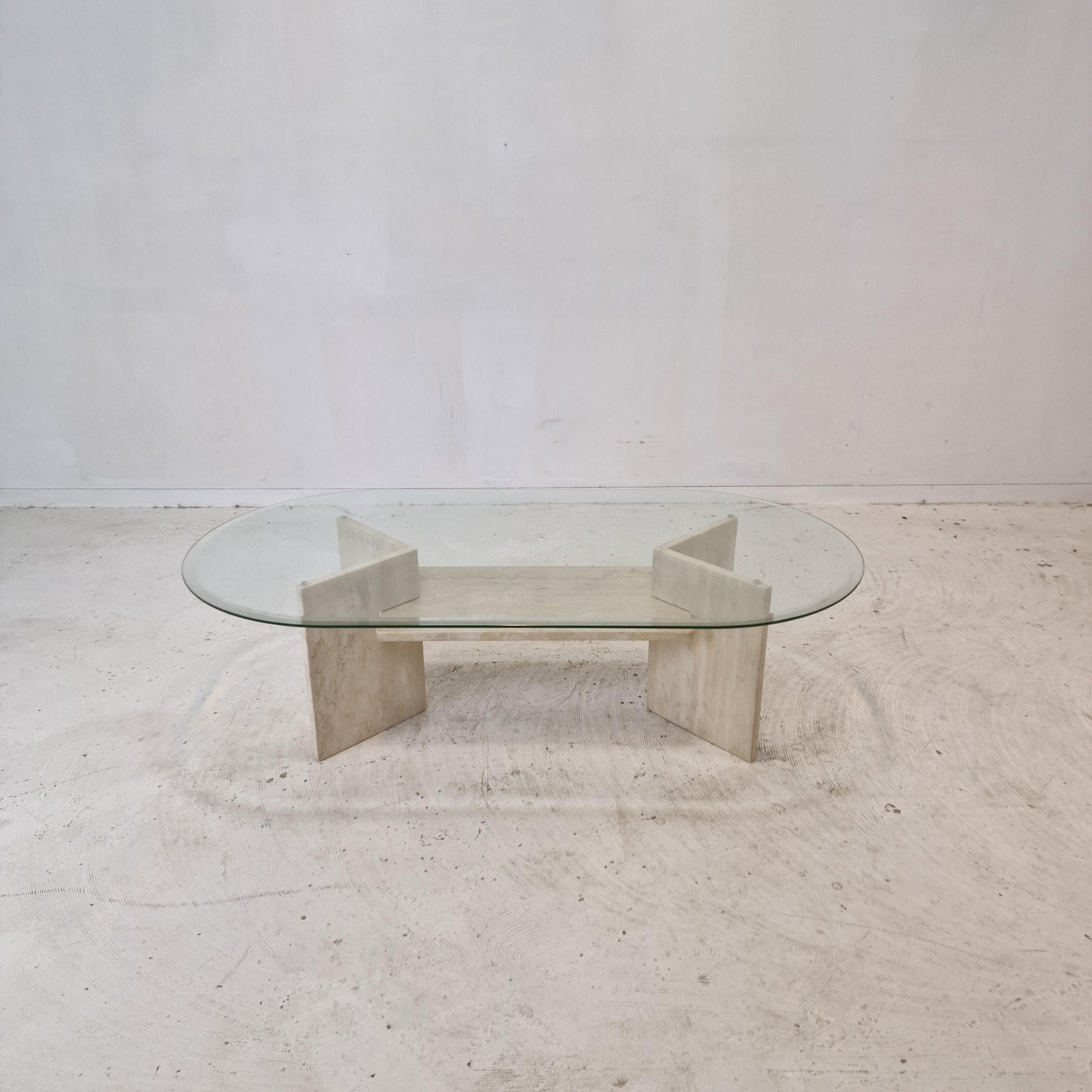Italian Coffee Table in Travertine and Facet Cut Glass, 1980s In Good Condition For Sale In Oud Beijerland, NL