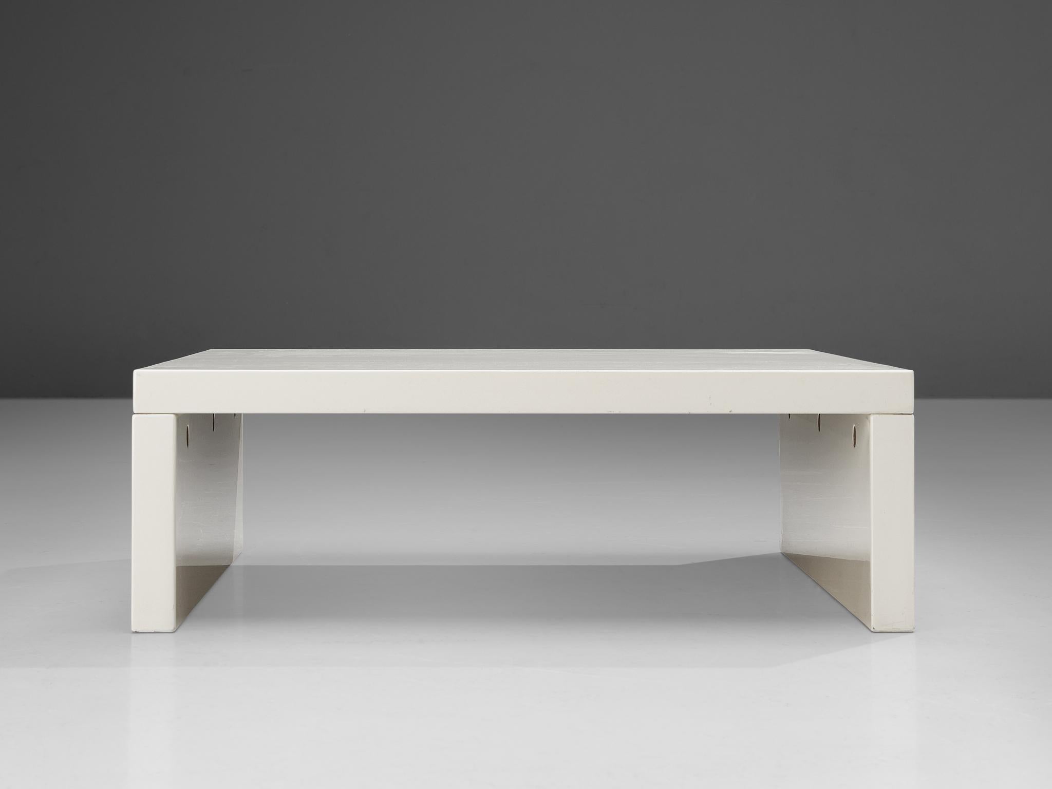 Late 20th Century Italian Coffee Table in White Lacquered Wood For Sale