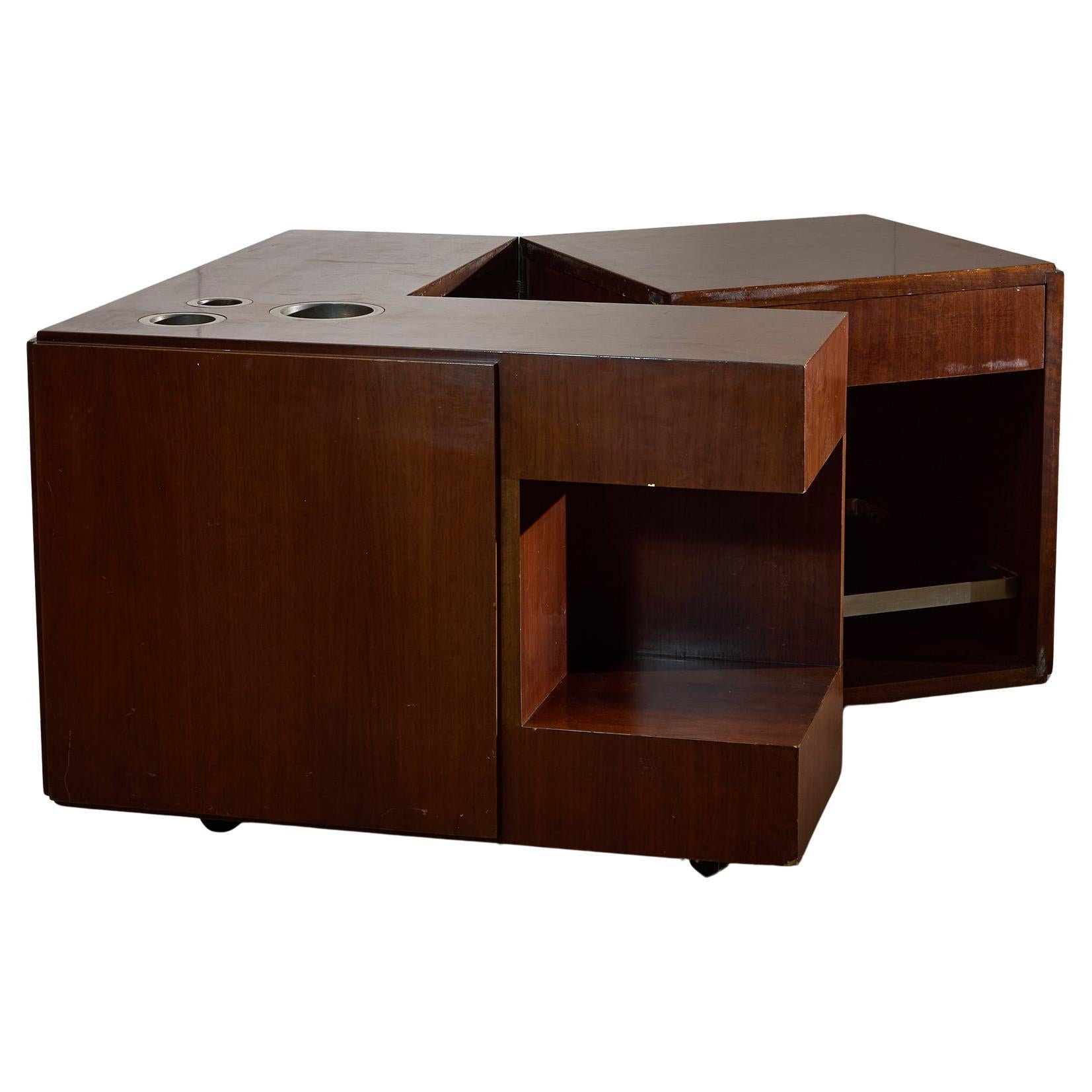 Tavolino italiano su ruote con bar incorporato, anni '70