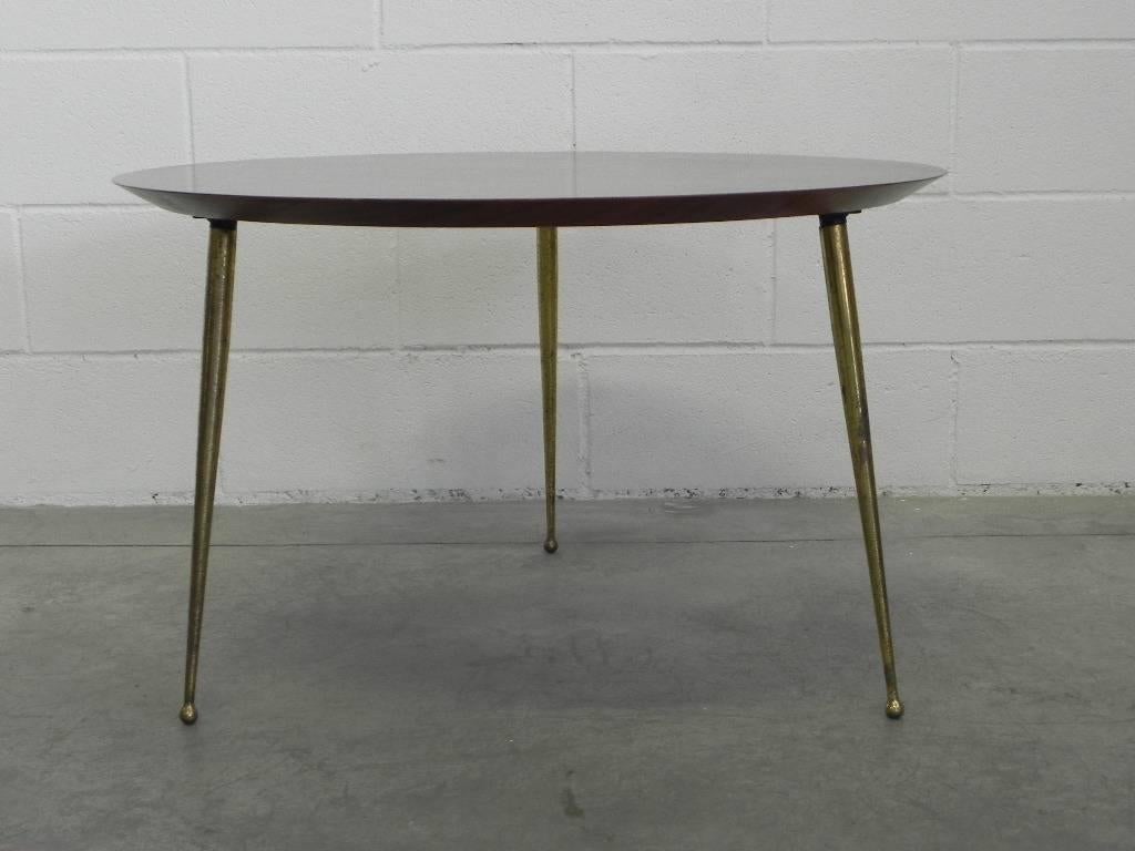 Mid-Century Modern Italian Coffee Table Round in Mahogany an Brass, 1950s For Sale