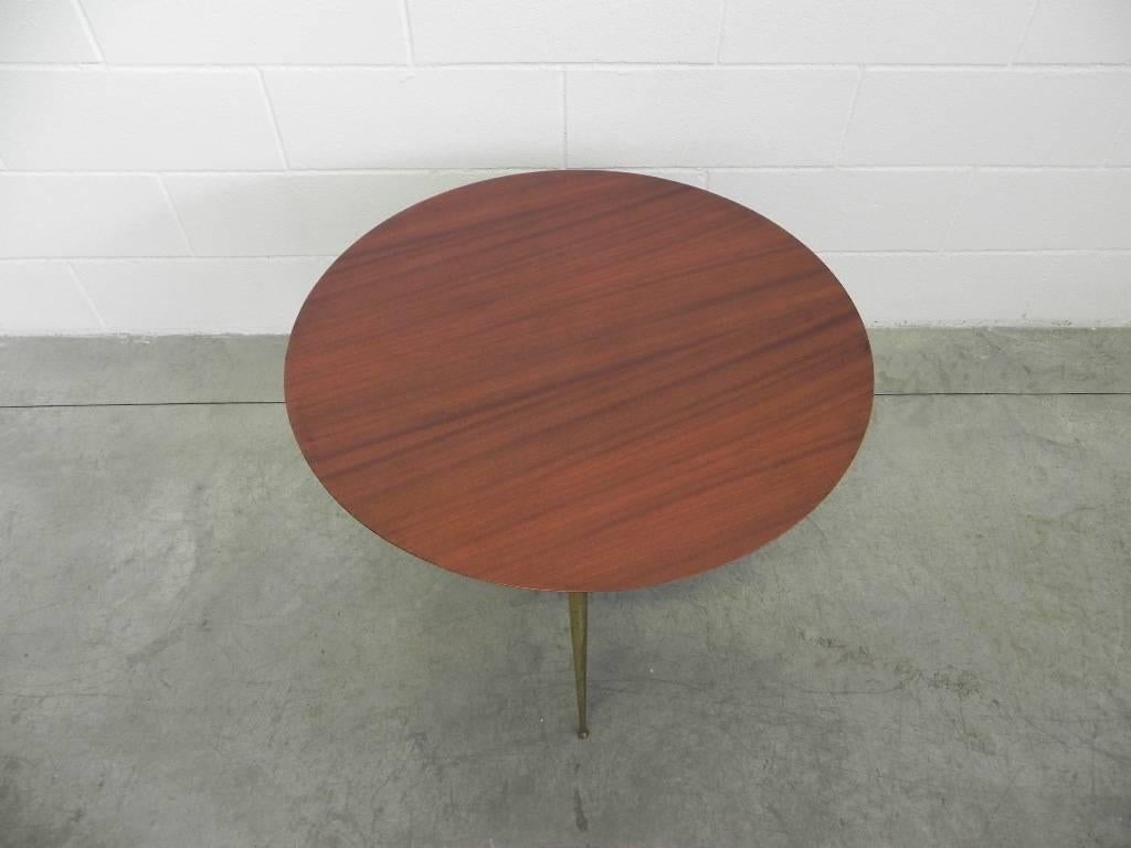 20th Century Italian Coffee Table Round in Mahogany an Brass, 1950s For Sale