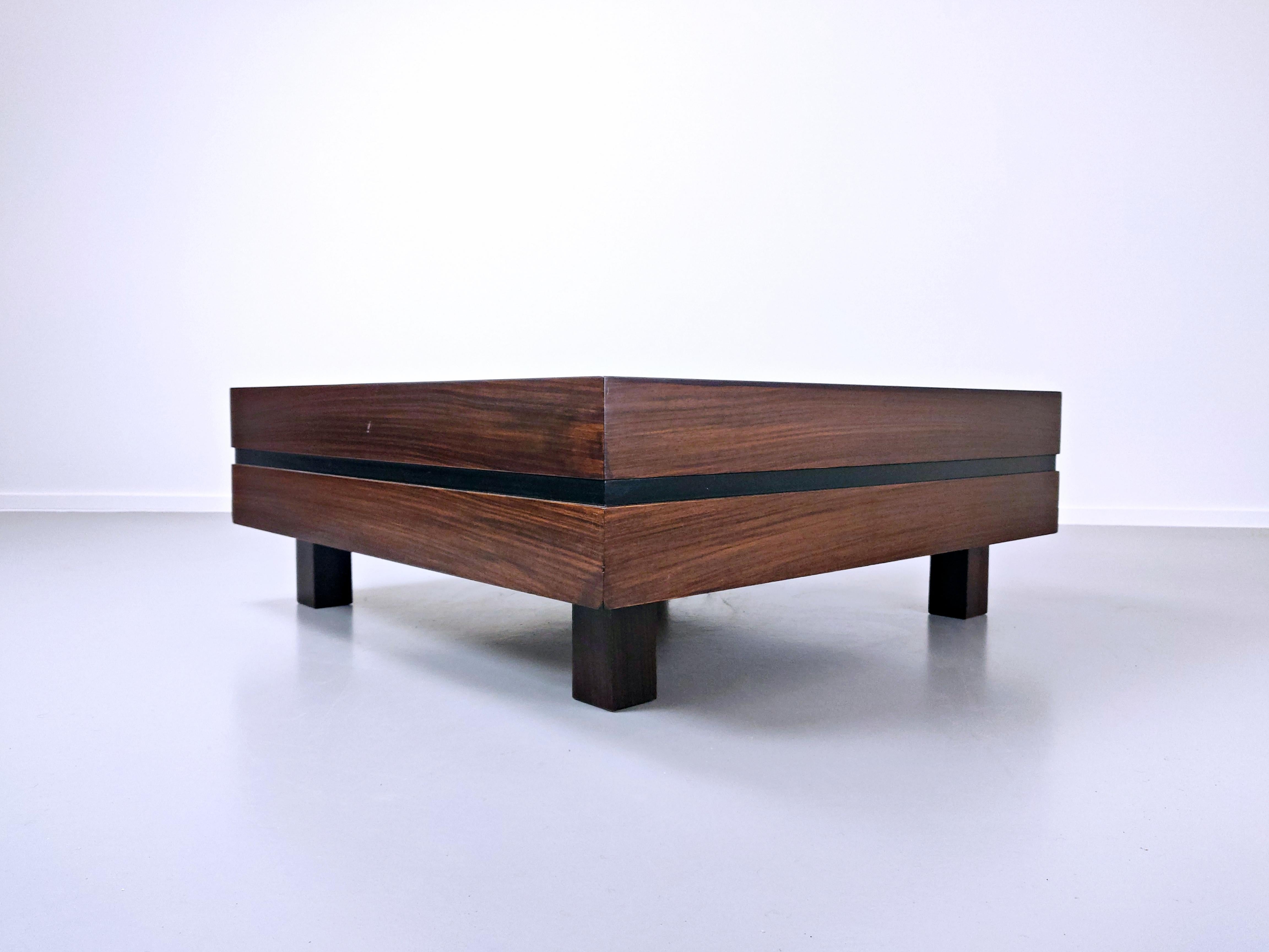 Mid-Century Modern Italian Coffee Table, Teak by Sormani In Good Condition For Sale In Brussels, BE