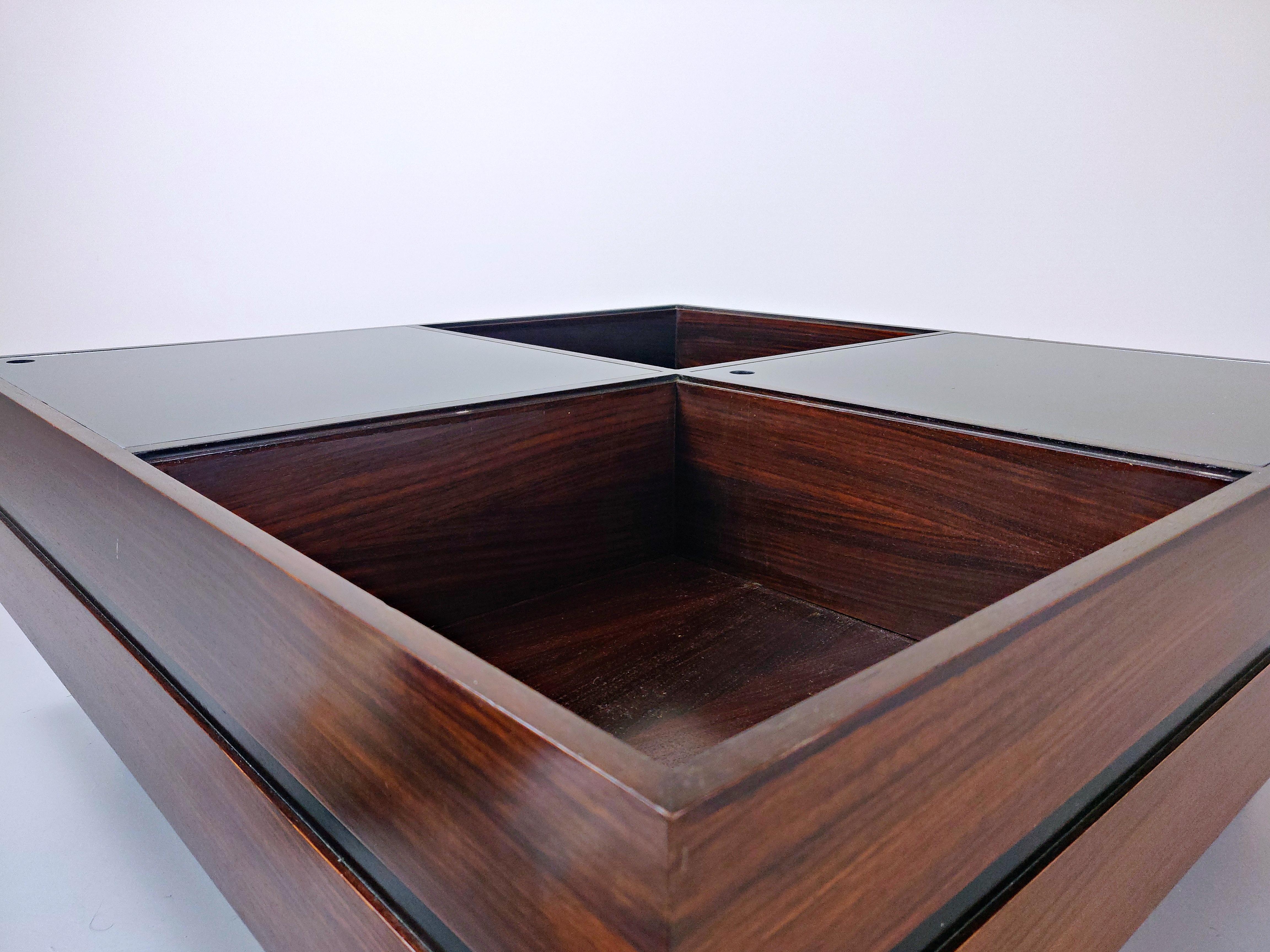 Mid-Century Modern Italian Coffee Table, Teak by Sormani For Sale 4