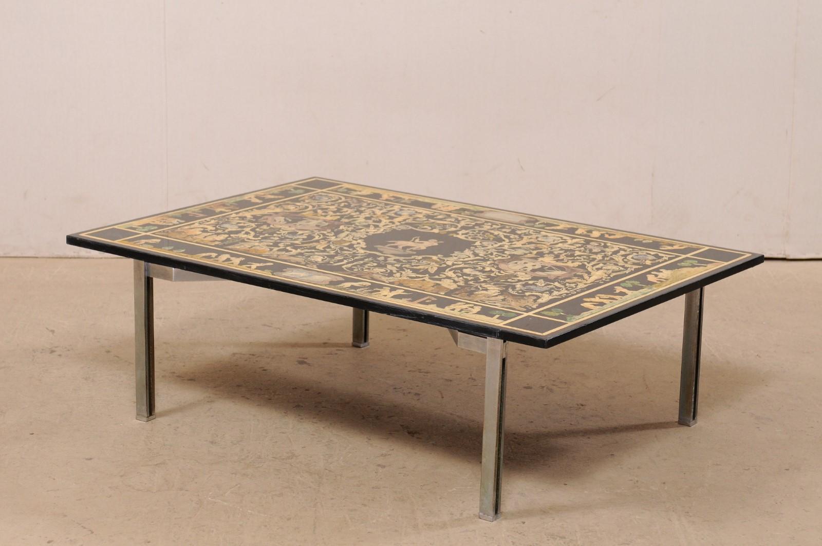Table basse italienne avec plateau de scènes baroques mythologiques sur base en métal argenté en vente 4