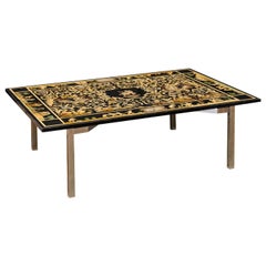 Mesa de centro italiana con tapa de paisaje mitológico barroco sobre base de metal plateado