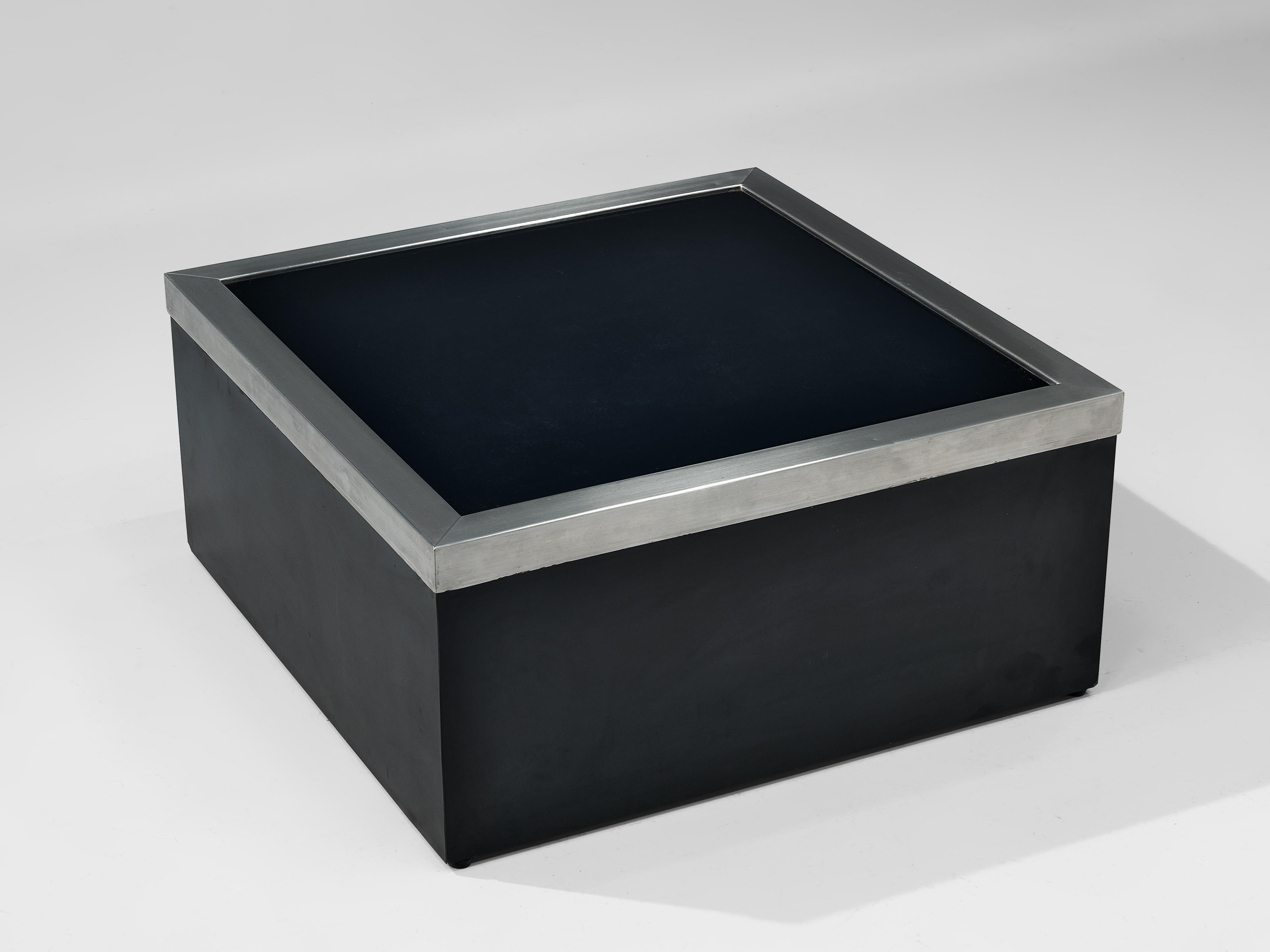 Postmoderne Table basse italienne avec plateau de table carré en vente