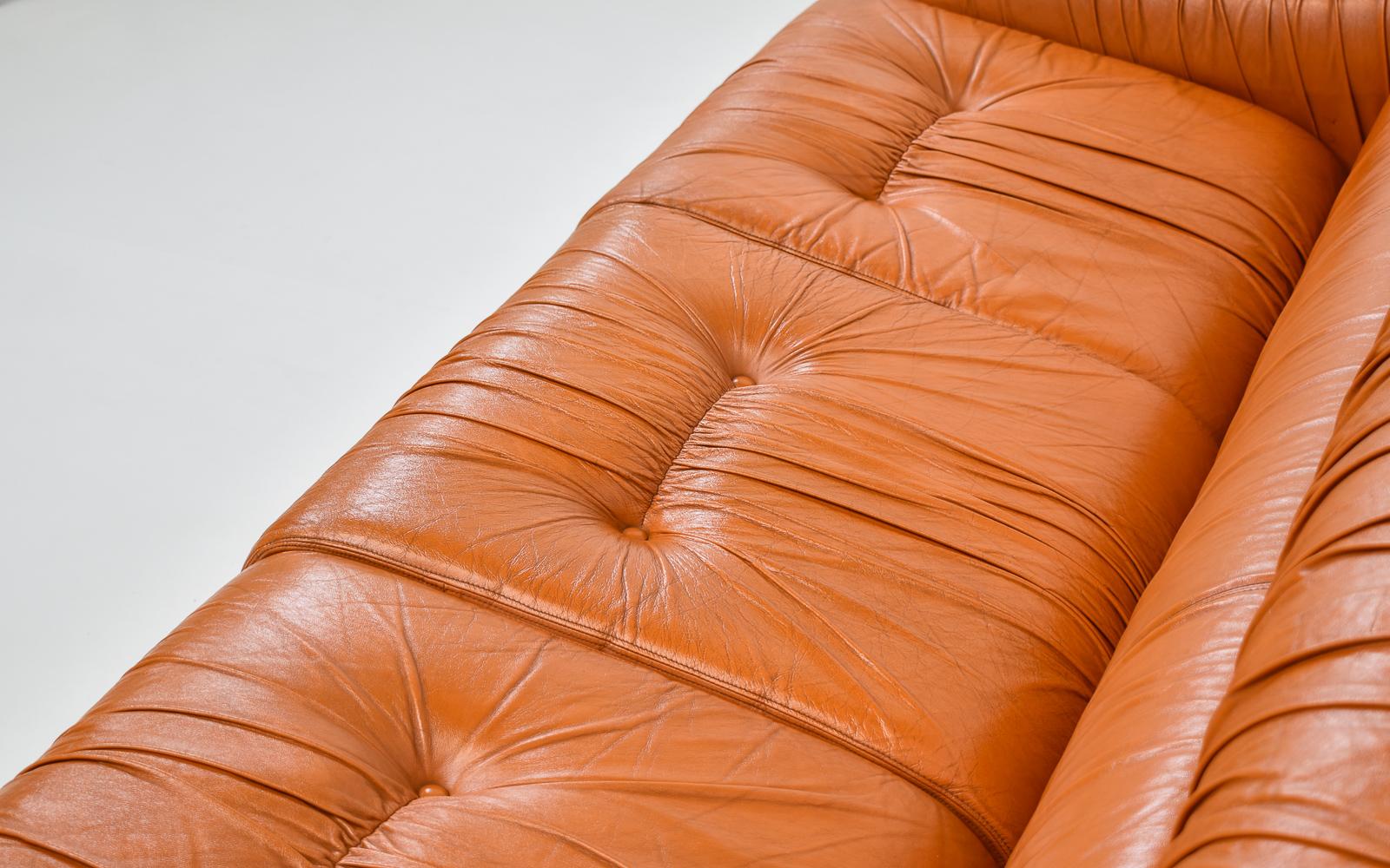 Italian Cognac Ruched Leather Three-Seater Sofa by George Bighinello, 1970s In Good Condition In Antwerp, BE