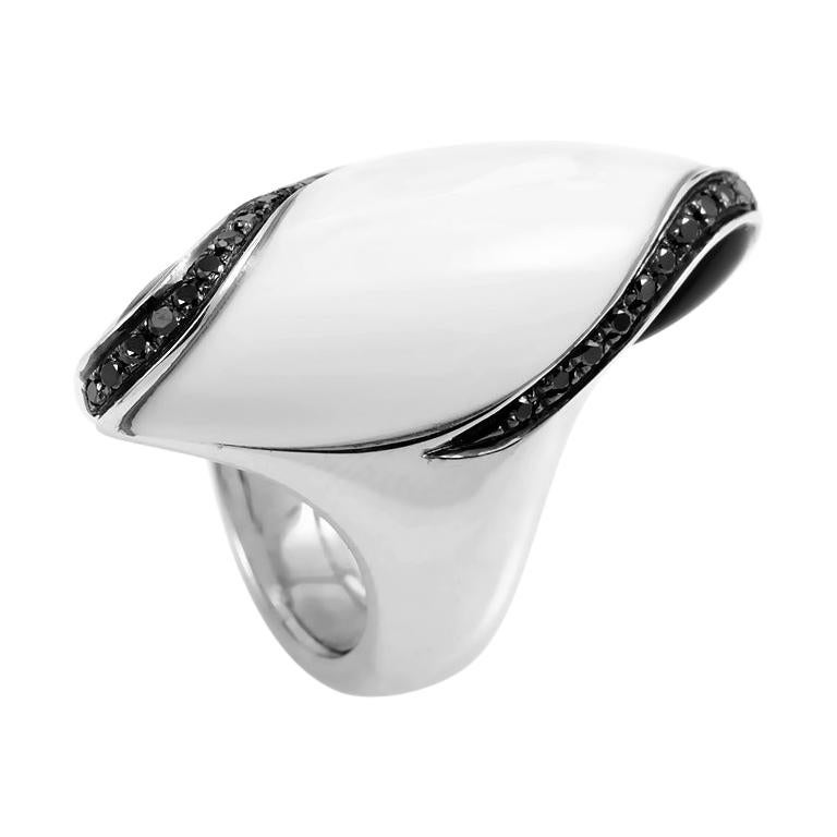 Italian Collection 18 Karat White Gold White Agate and Diamond Ring For Sale