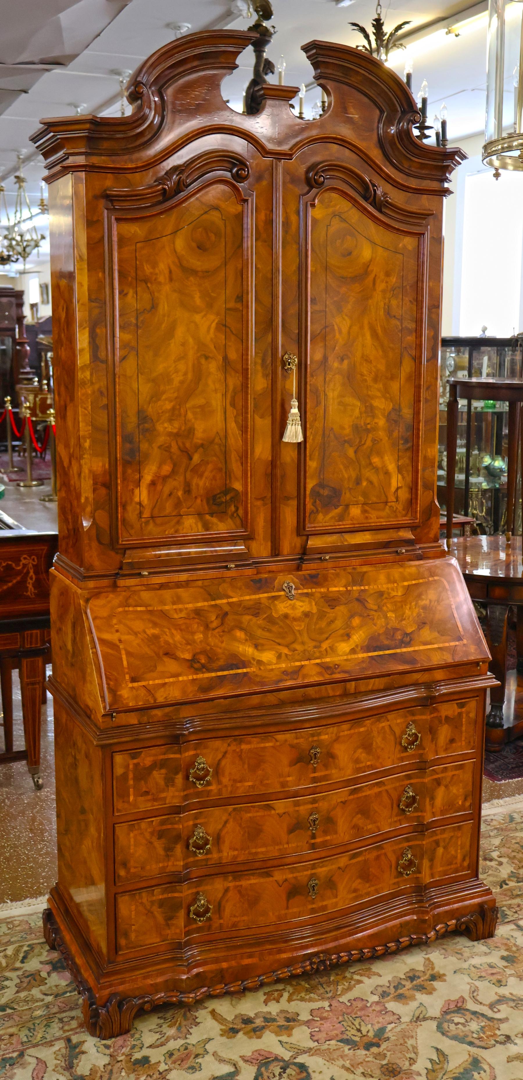 Italian Colombo Mobili Baroque Style Burl Walnut Fitted Interior Secretary Desk In Good Condition For Sale In Long Branch, NJ