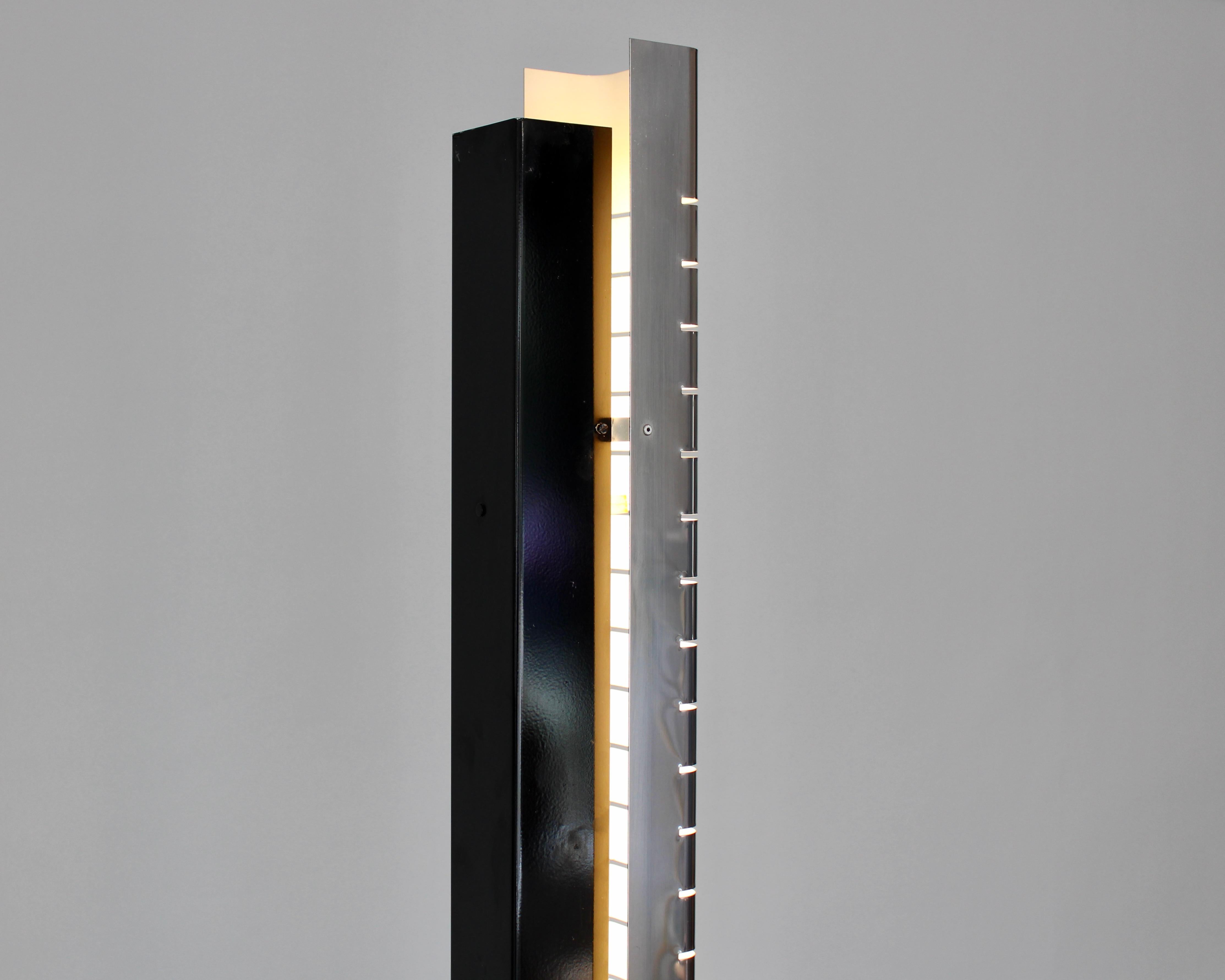 Italian Column Floor Lamp by Lamperti Polished Nickel Chromed and Enameled Steel For Sale 4