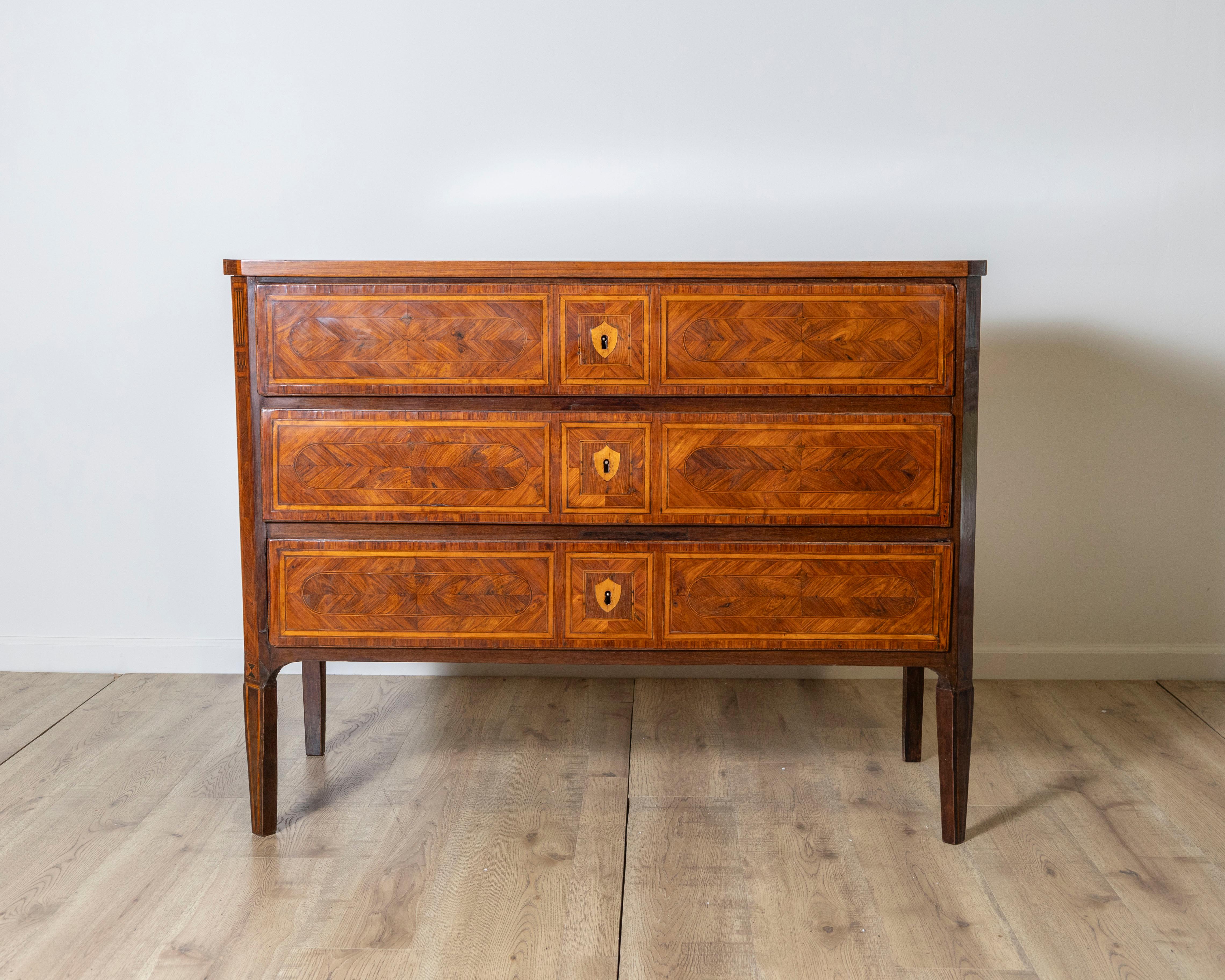 Commode italienne 18e siècle Bon état - En vente à Atlanta, GA