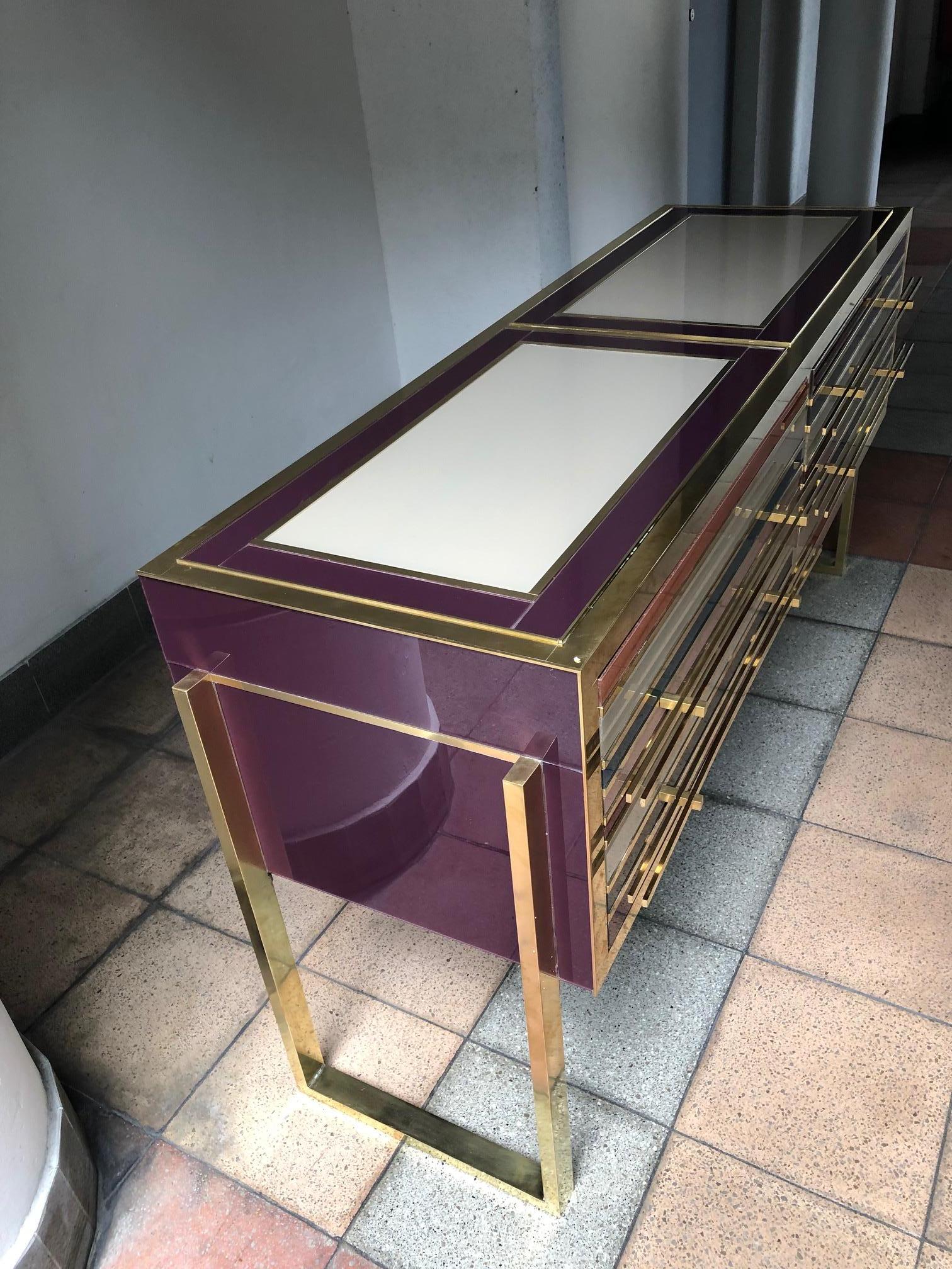 Italian Commode in Tinted Glass and Brass with Four Drawers In Good Condition In Saint ouen, FR