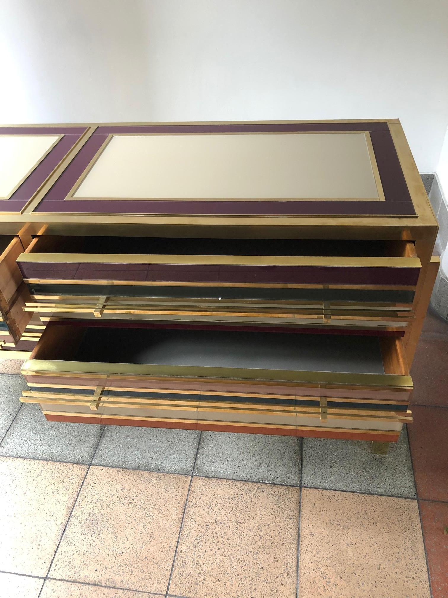 Italian Commode in Tinted Glass and Brass with Four Drawers 3