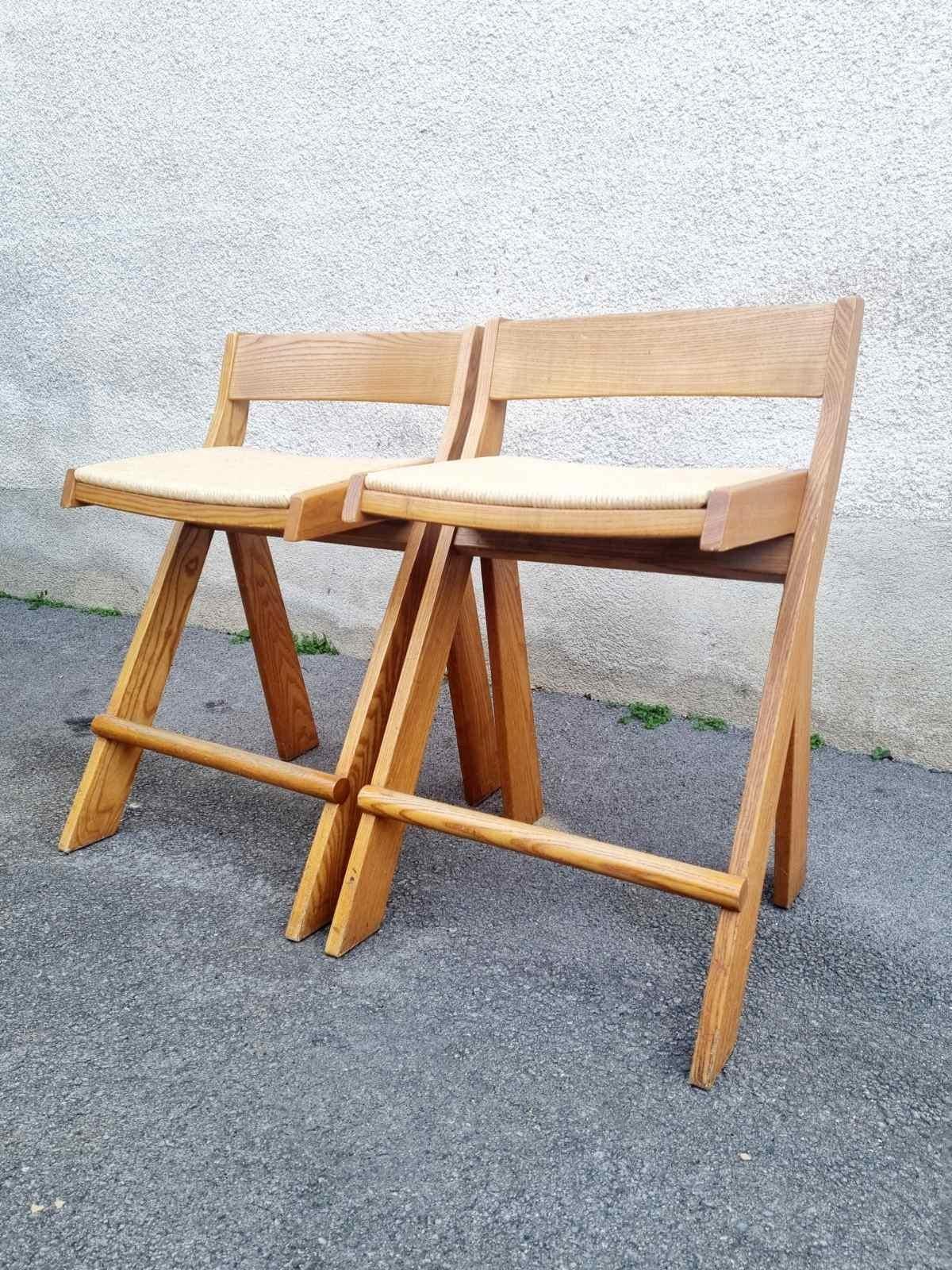 Pair of Compass counter or bar stools made in Italy in the late 60s.
The stools are made in the style of design similar to Le Corbusier.
