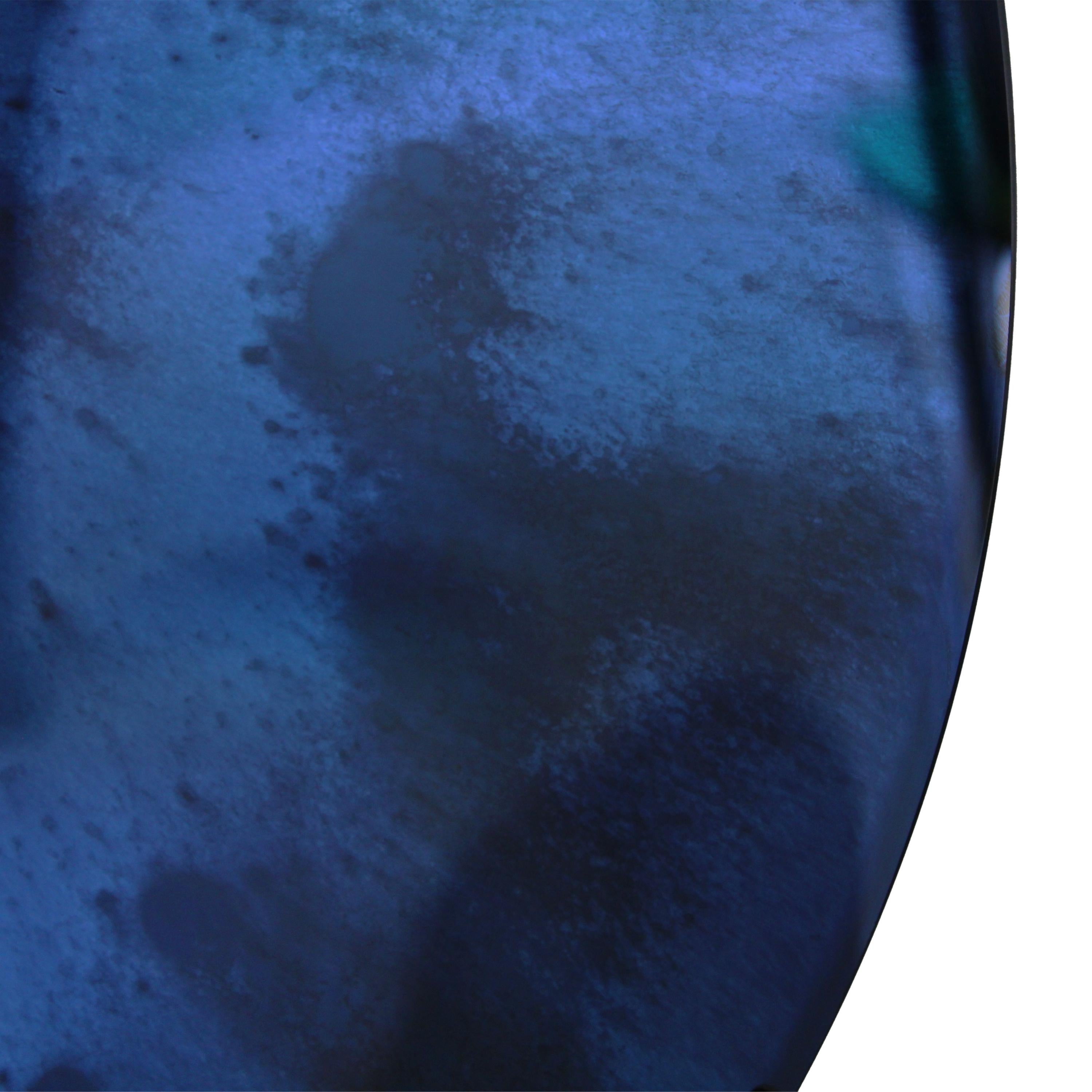 Italian Concave Blue Murano Glass Mirror with Brass Details, 2022 (Italienisch) im Angebot