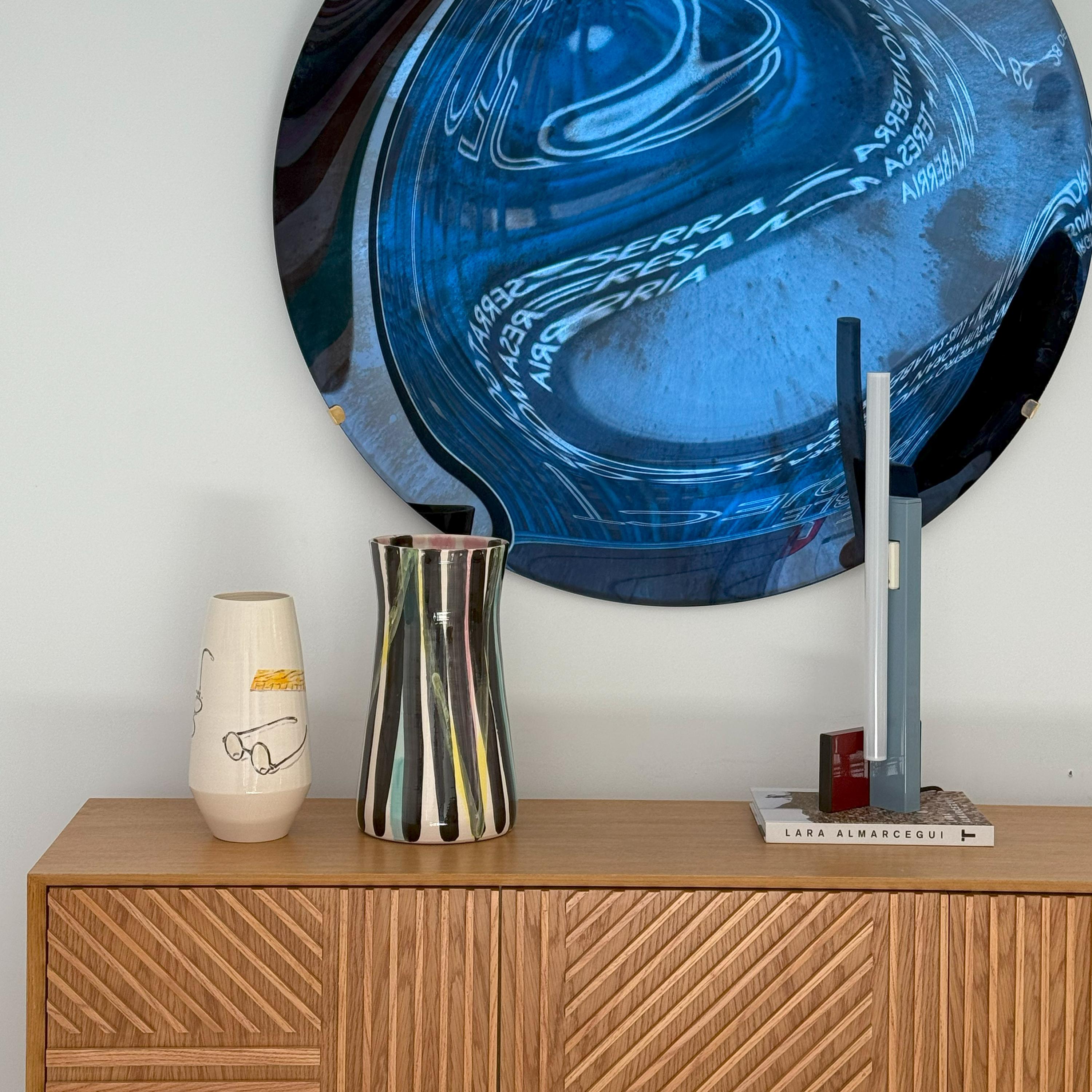 Italian Concave Blue Murano Glass Mirror with Brass Details, 2022 im Angebot 3