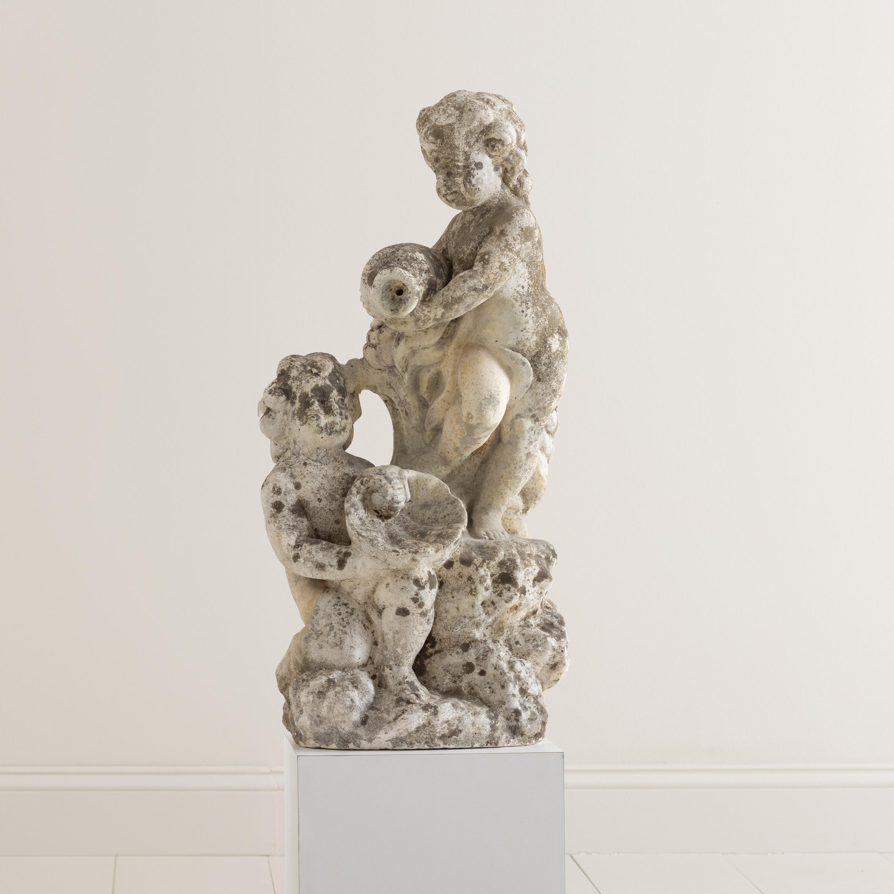Neoclassico Fontana da giardino Cherubino in cemento italiano