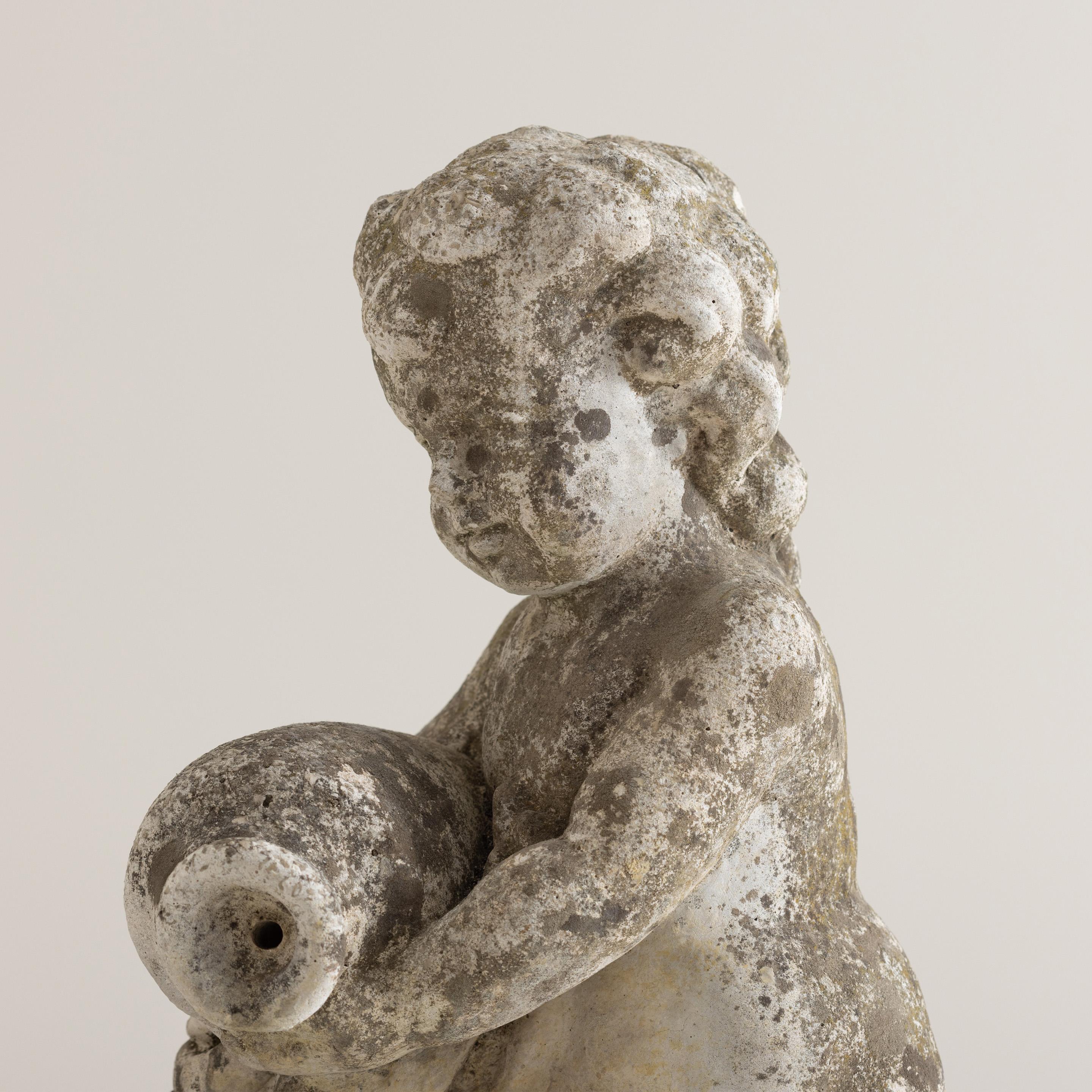Francese Fontana da giardino Cherubino in cemento italiano