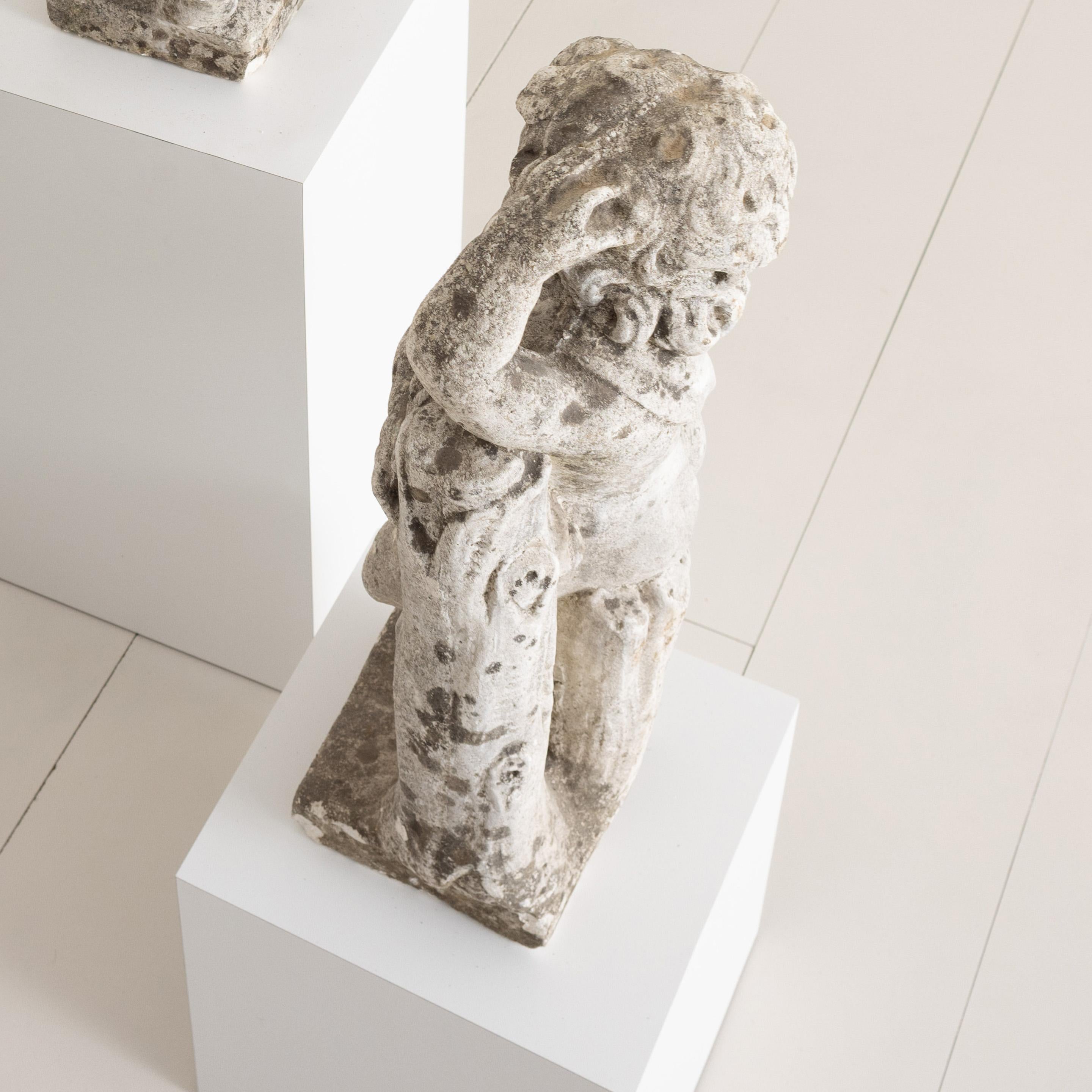 Estatua italiana de hormigón de un querubín de jardín Concreto en venta