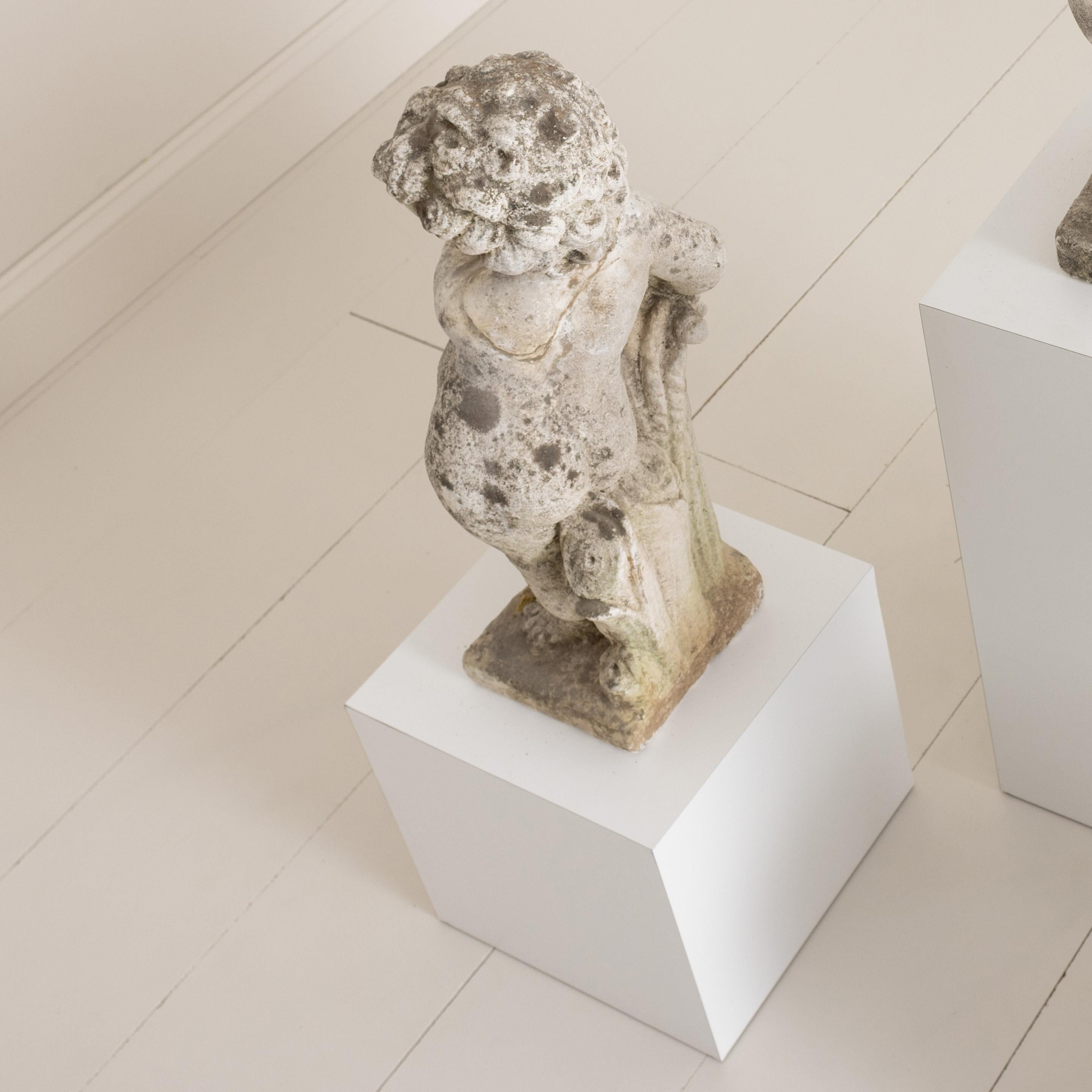 Estatua italiana de hormigón de un querubín de jardín Concreto en venta