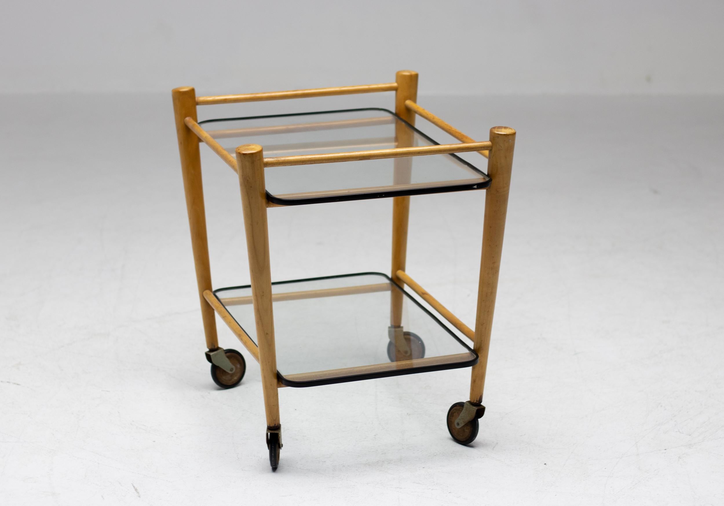 Verre Chariot à thé conique italien en vente