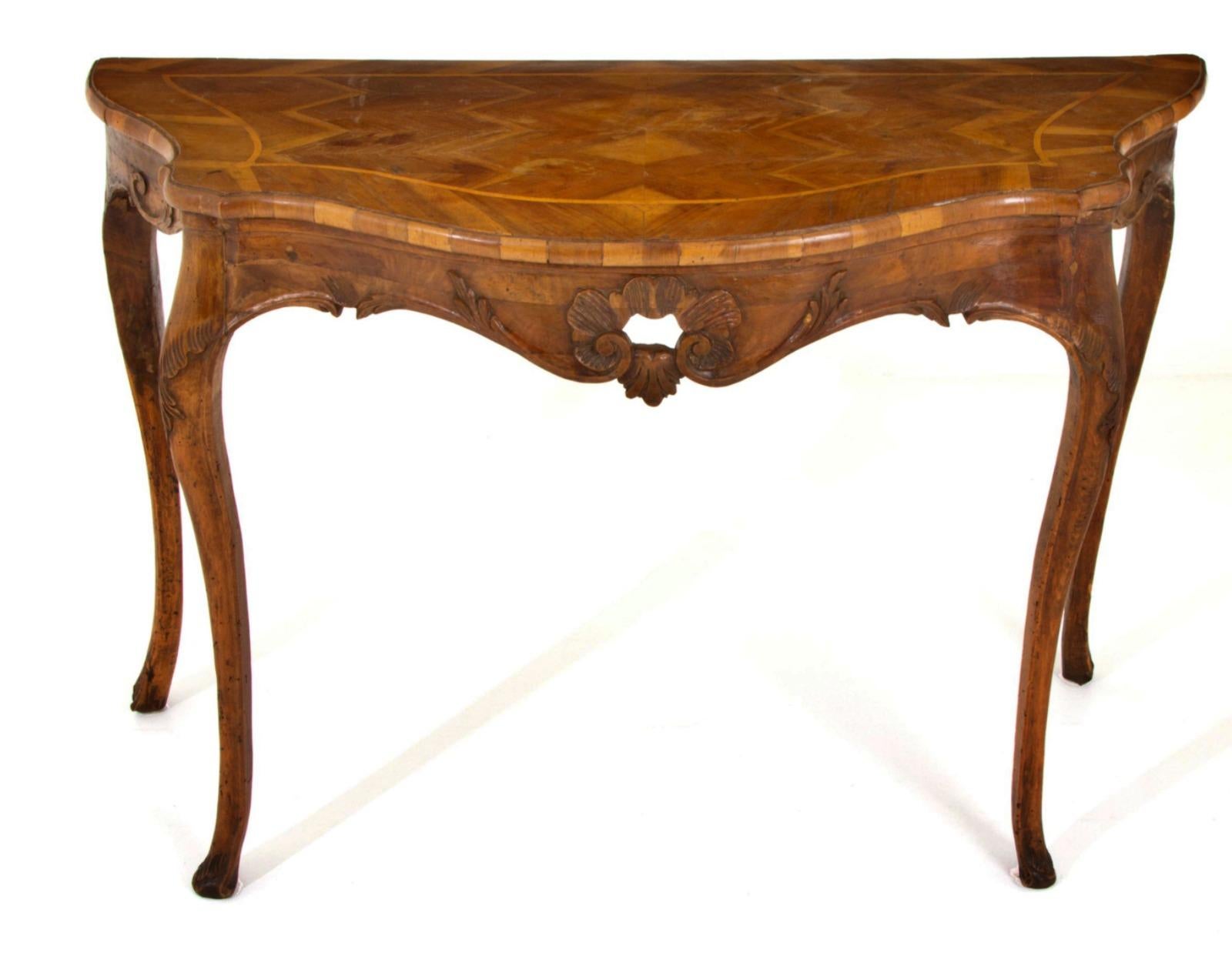 Hand-Crafted Italian Console in Carved Wood Veneto 18th Century For Sale