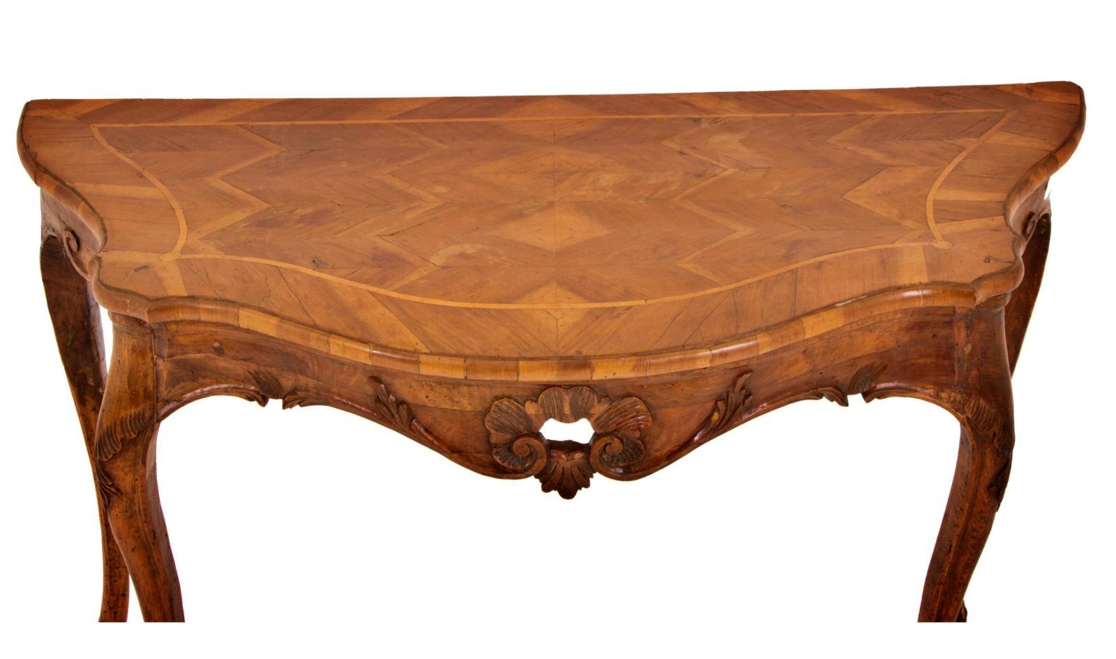 18th Century and Earlier Italian Console in Carved Wood Veneto 18th Century For Sale