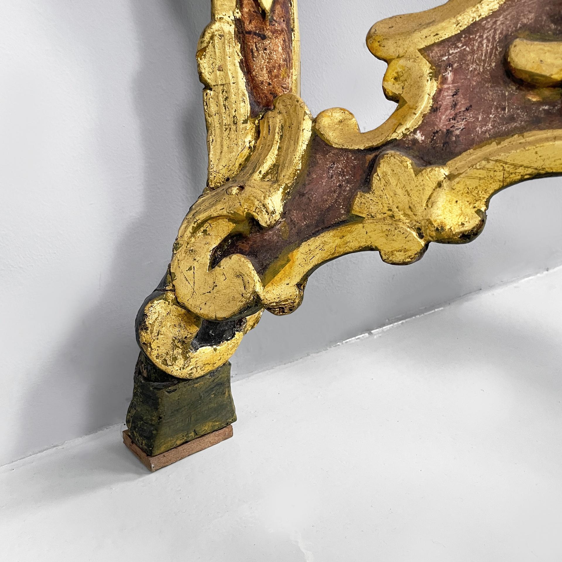 Console italienne en Wood avec un effet de marbre et des profils dorés, années 1700. en vente 13