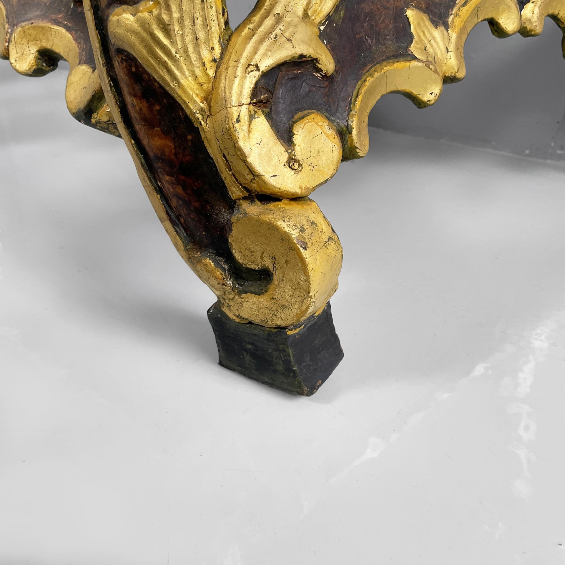 Console italienne en Wood avec un effet de marbre et des profils dorés, années 1700. en vente 15