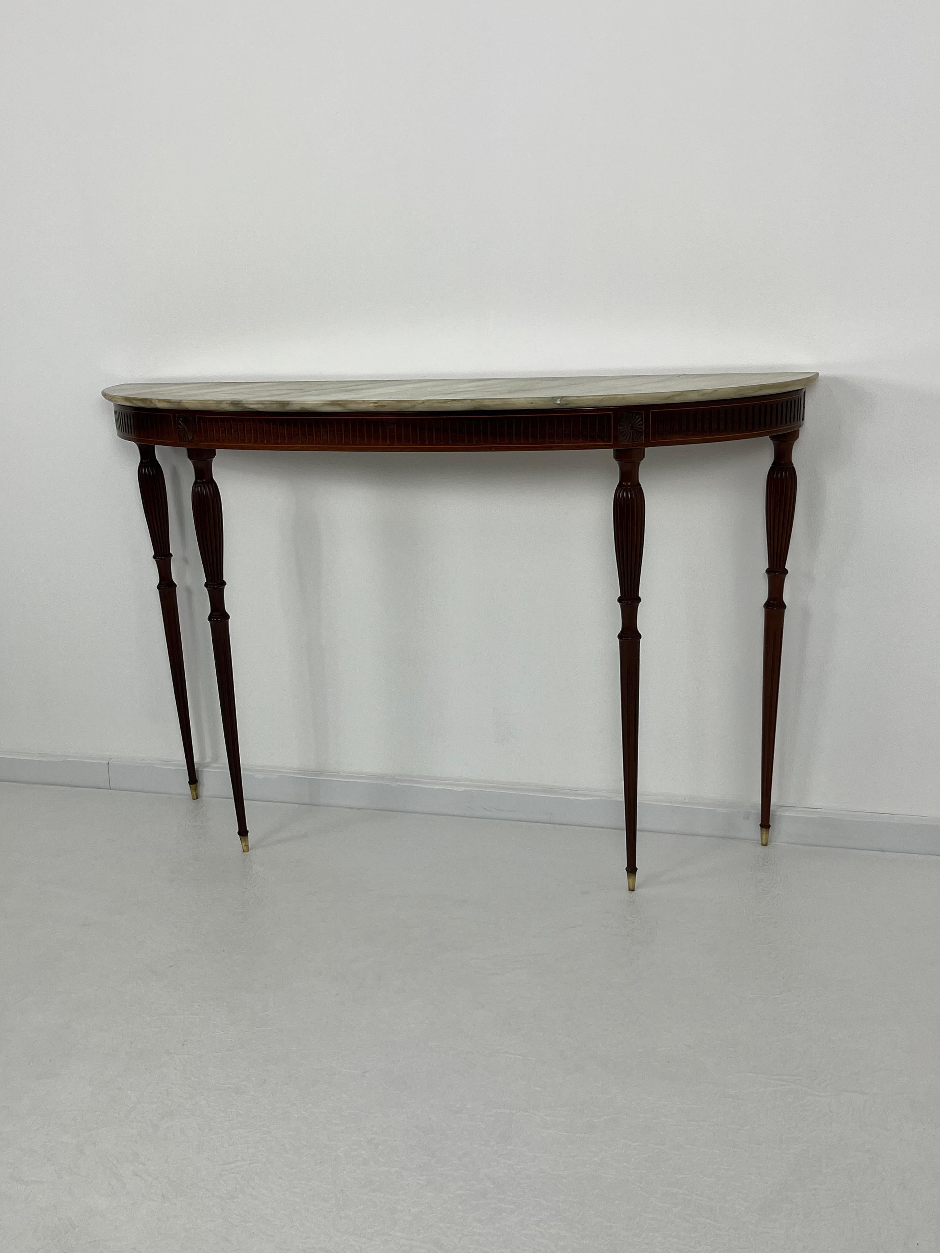 Italienischer Konsolentisch Mid-Century Marmorplatte Messing Details 1950s im Angebot 4