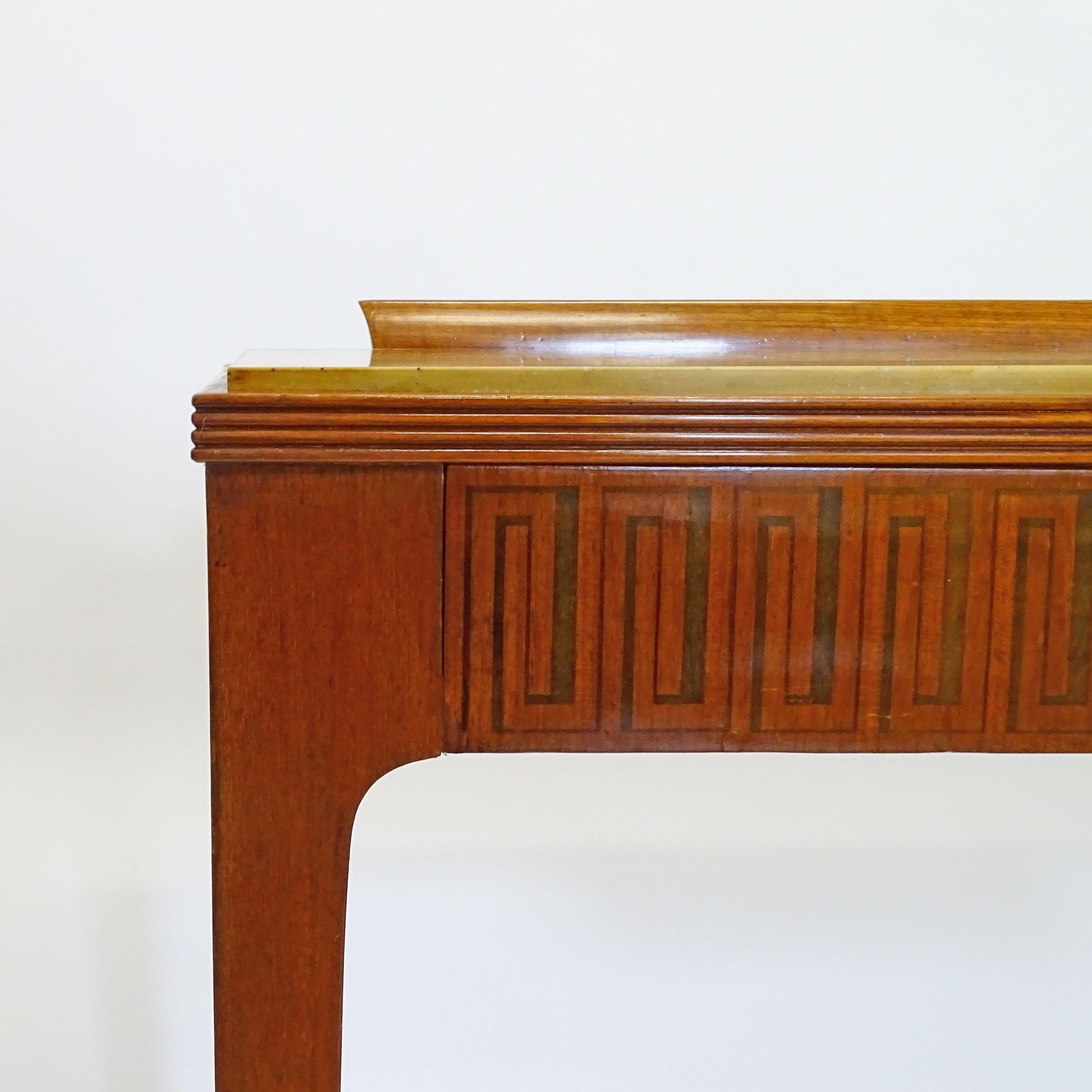 Italiano Tavolo da console italiano con tre cassetti decorati con intarsi a chiave greca in vendita